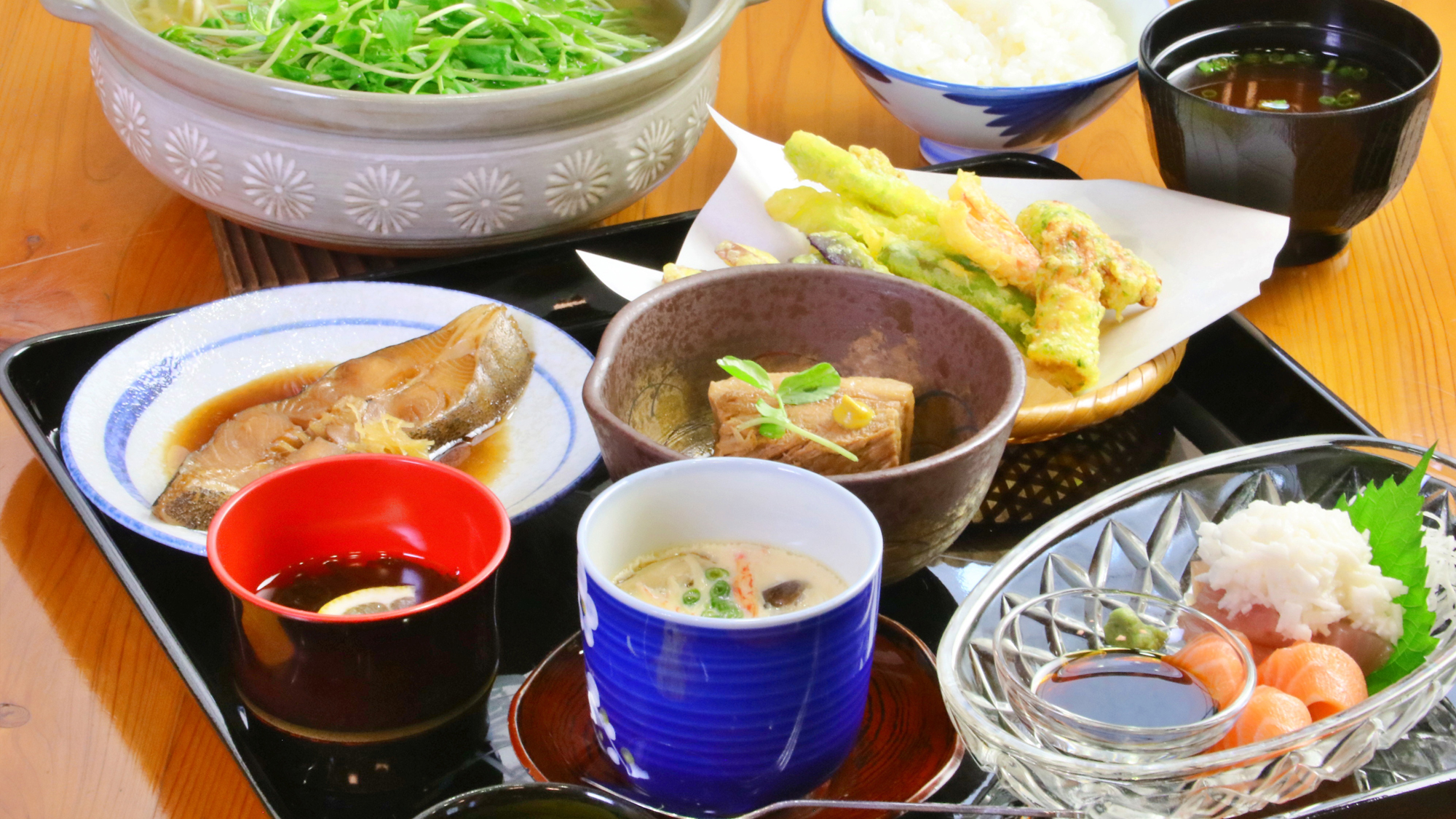 【夕食】女将手作りの家庭的な料理です