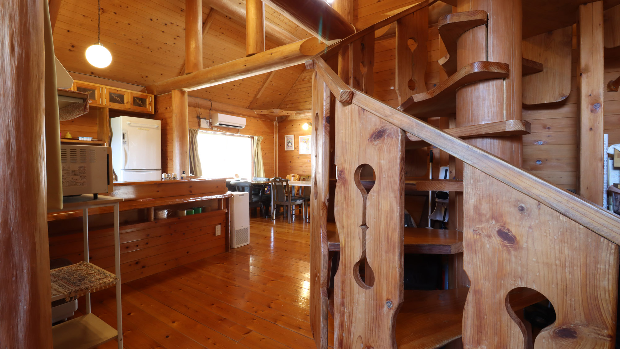 【ログハウス】木のぬくもりが心地よい_