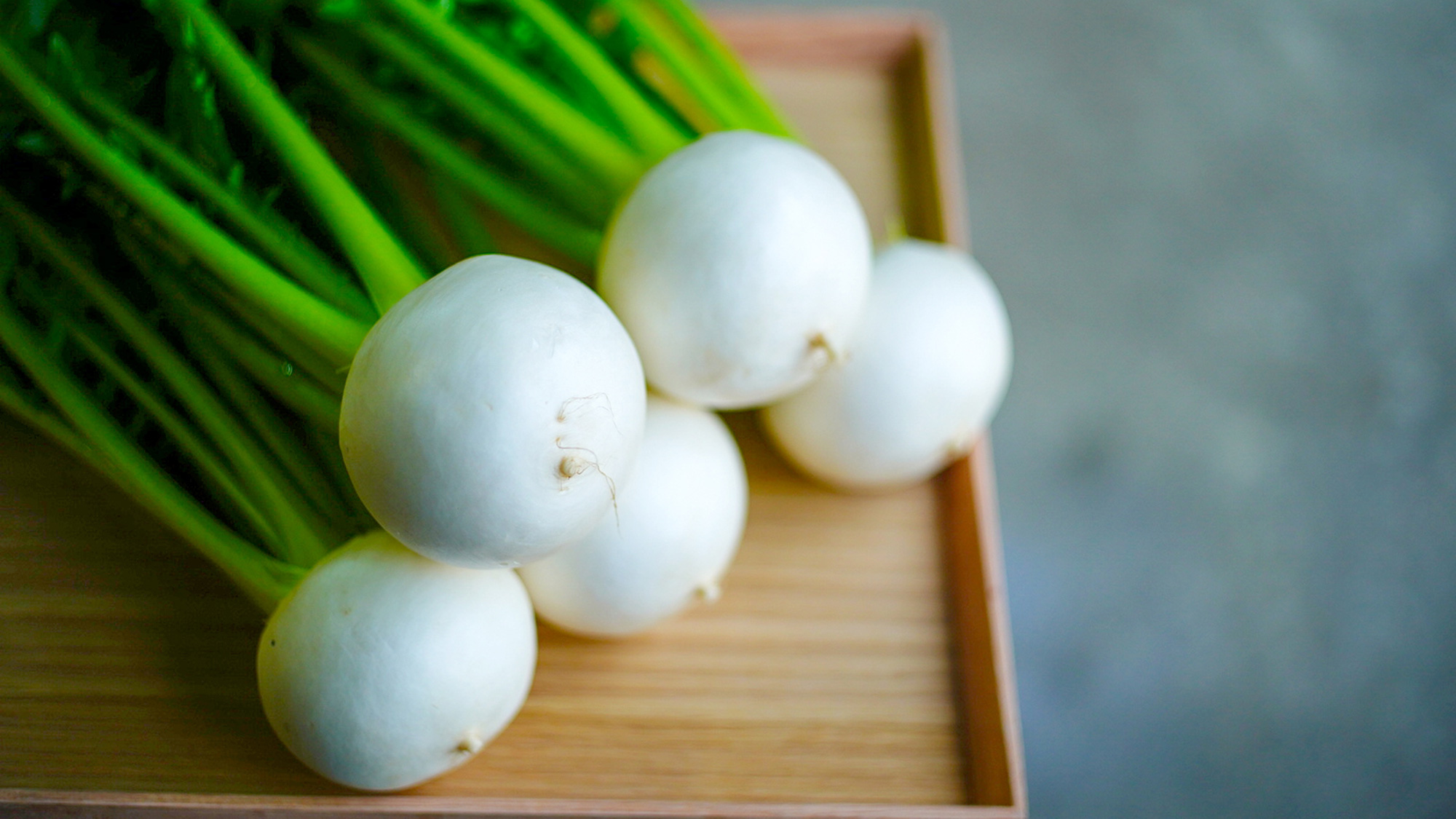 ・【食材一例】かぶ界のシャインマスカット、野辺地葉つきこかぶ。甘みとみずみずしい食感が魅力です