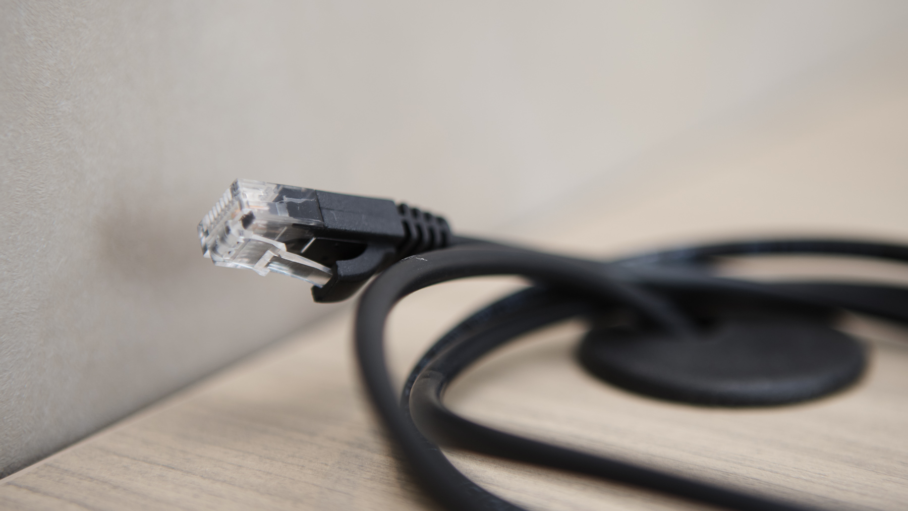 有線LAN接続で作業も快適です