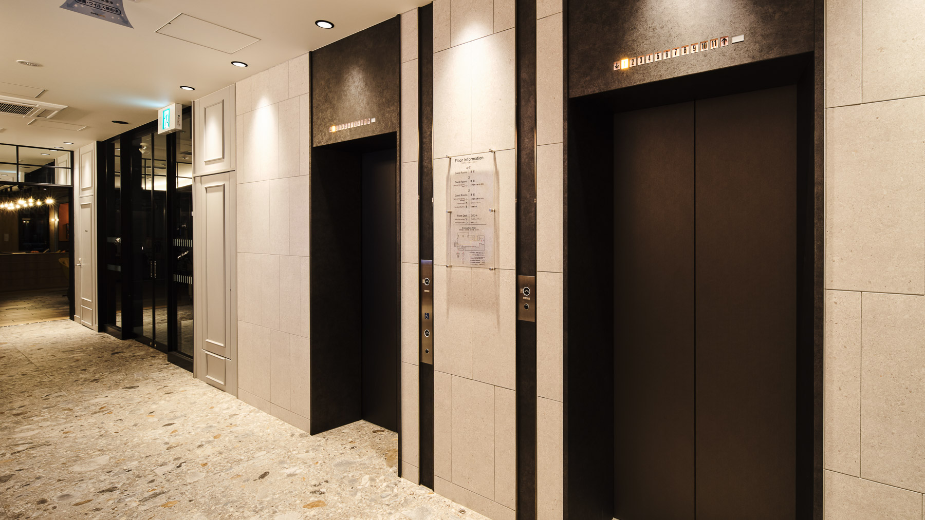 エレベーターは2機完備で待ち時間短縮