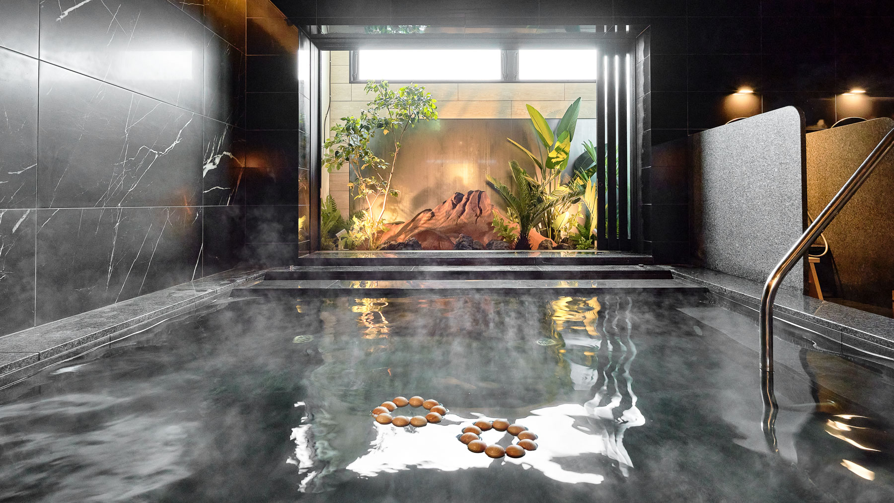 広々お風呂で足も伸ばせます