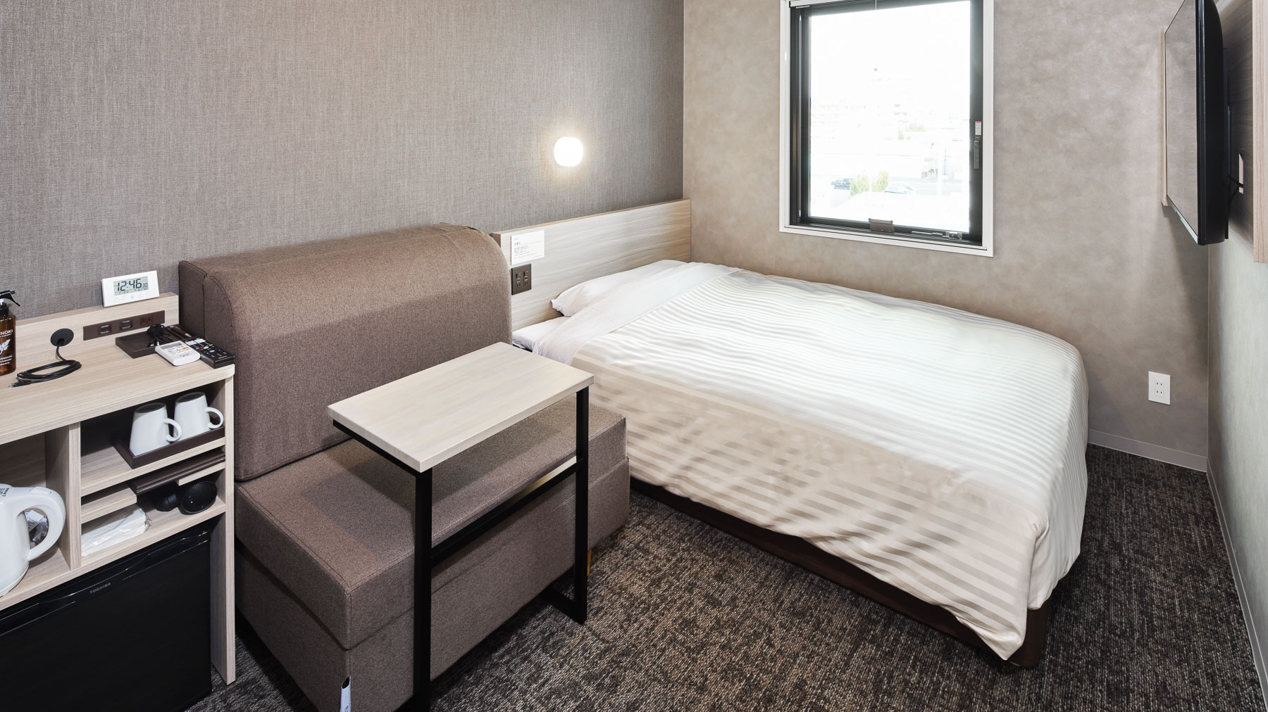 【ソファ付きダブルルーム】ソファでゆったりと寛げます