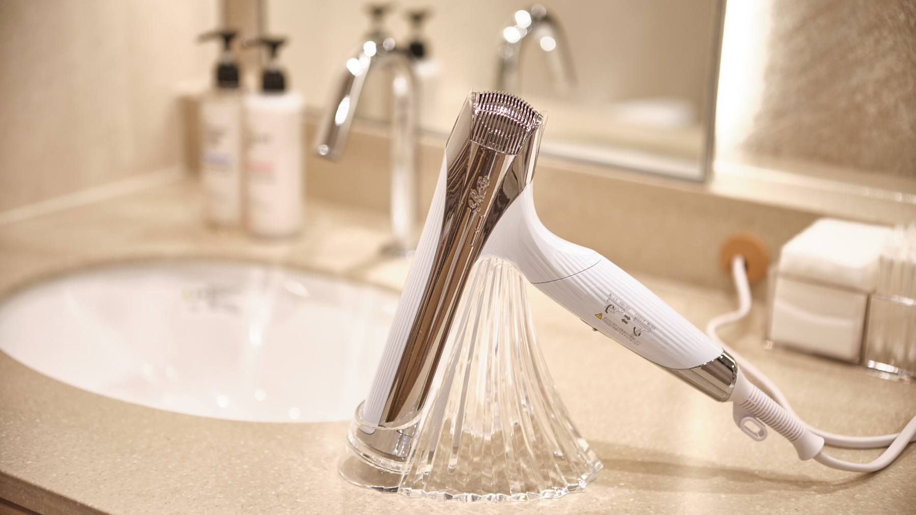 女性脱衣所にはリファのドライヤー完備♪