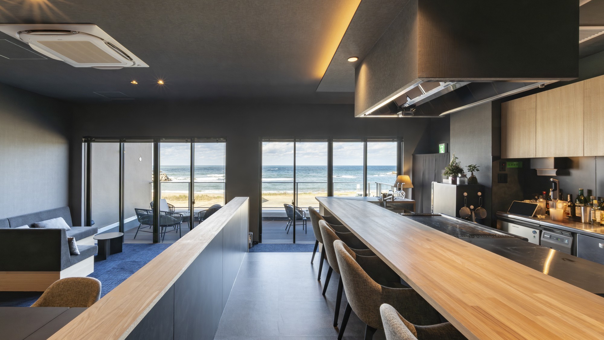 ラウンジ「藍籠処」