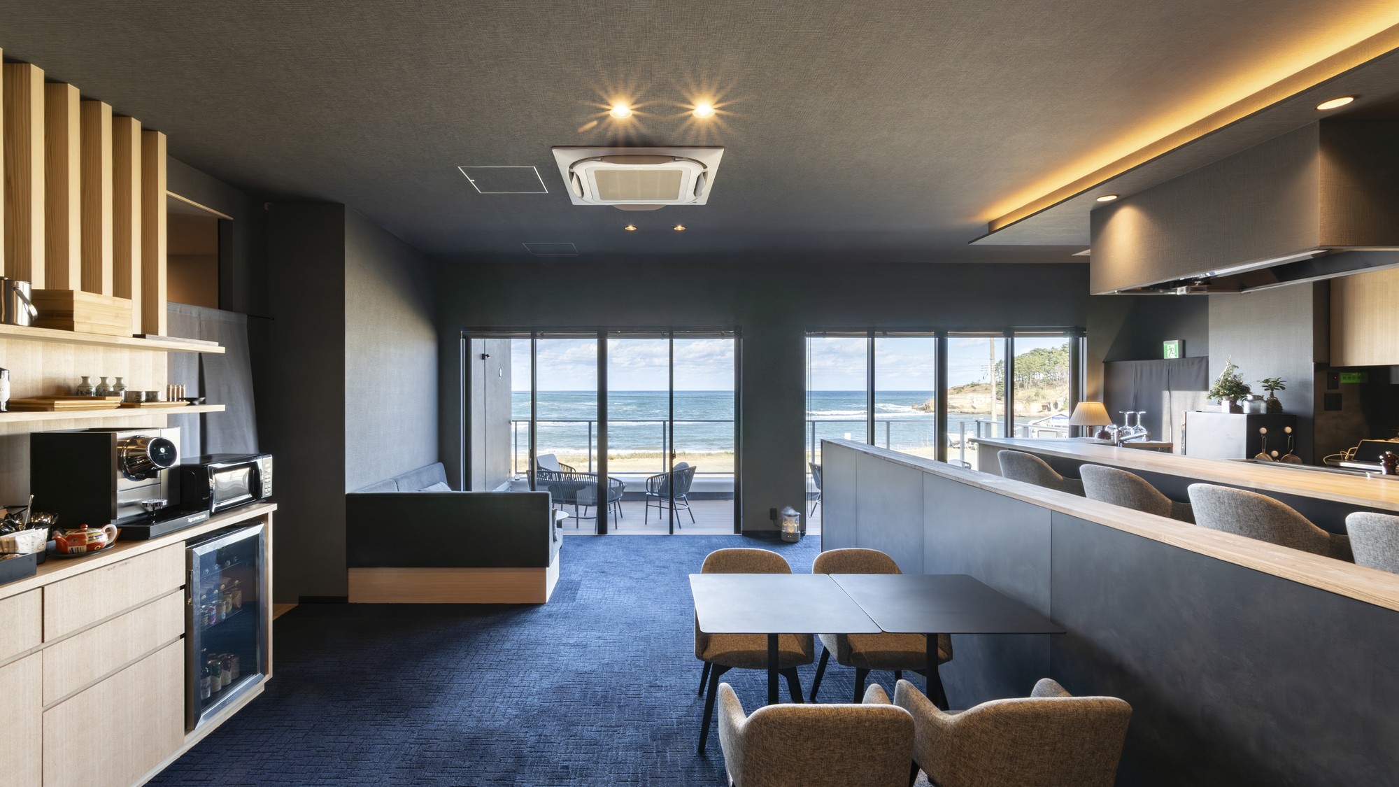 ラウンジ「藍籠処」