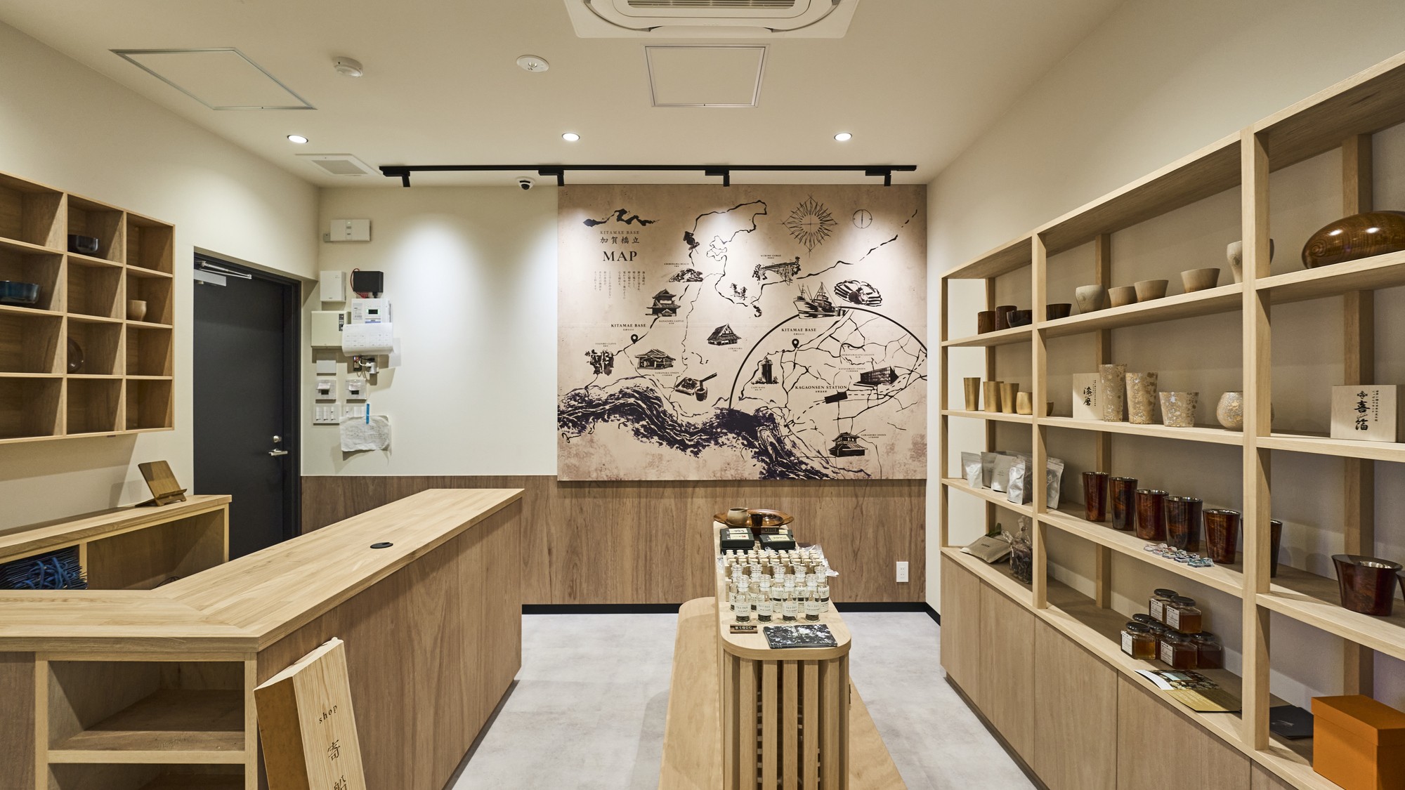 館内ショップ「寄船処（よりふねどころ）」