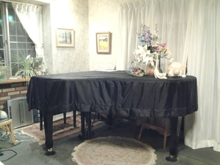 リビング　ピアノ