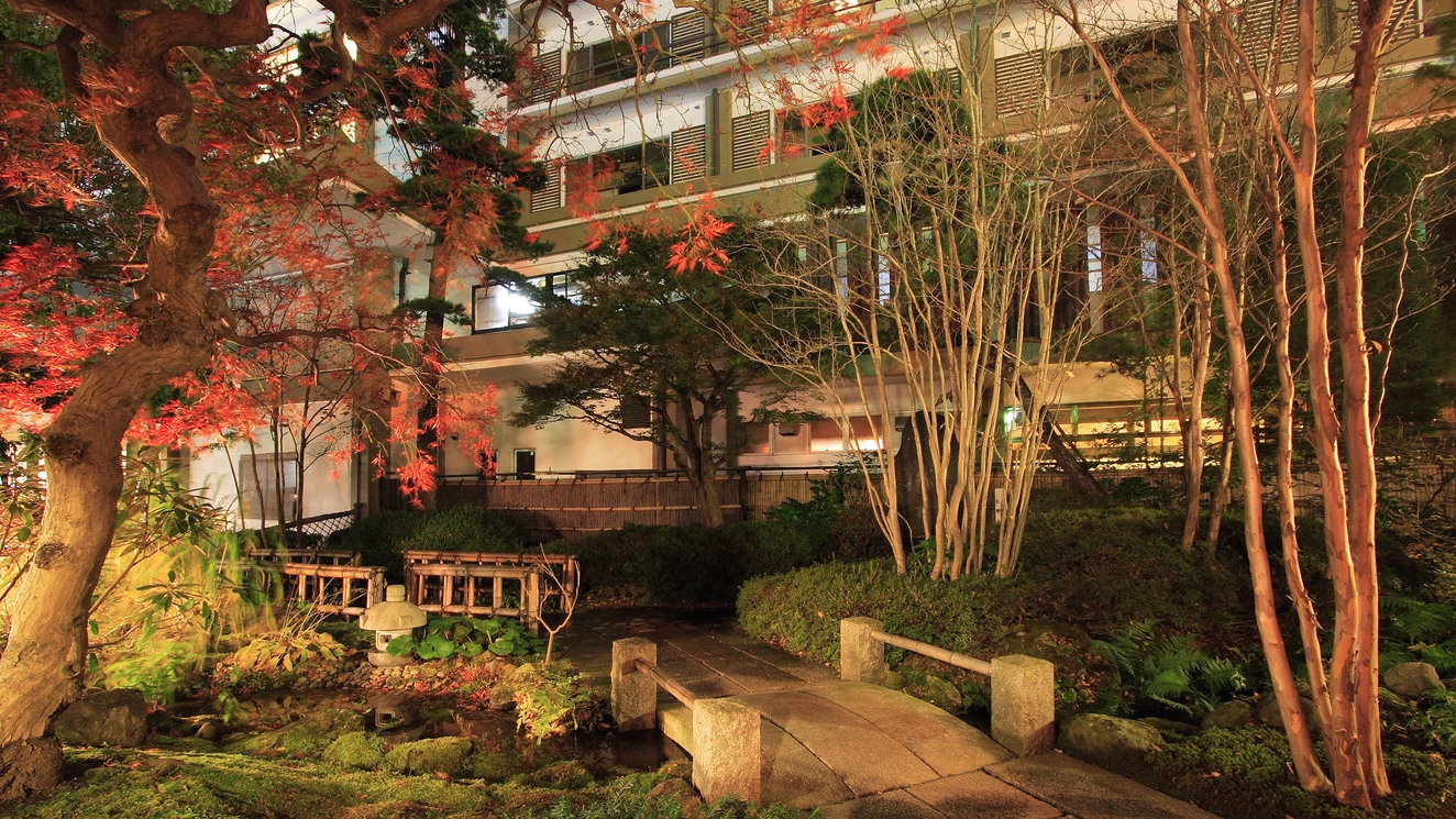 【秋旅】みなかみ猿ヶ京温泉！紅葉の絶景へ！赤谷湖の紅葉カヤック＆秋の味覚満喫プラン
