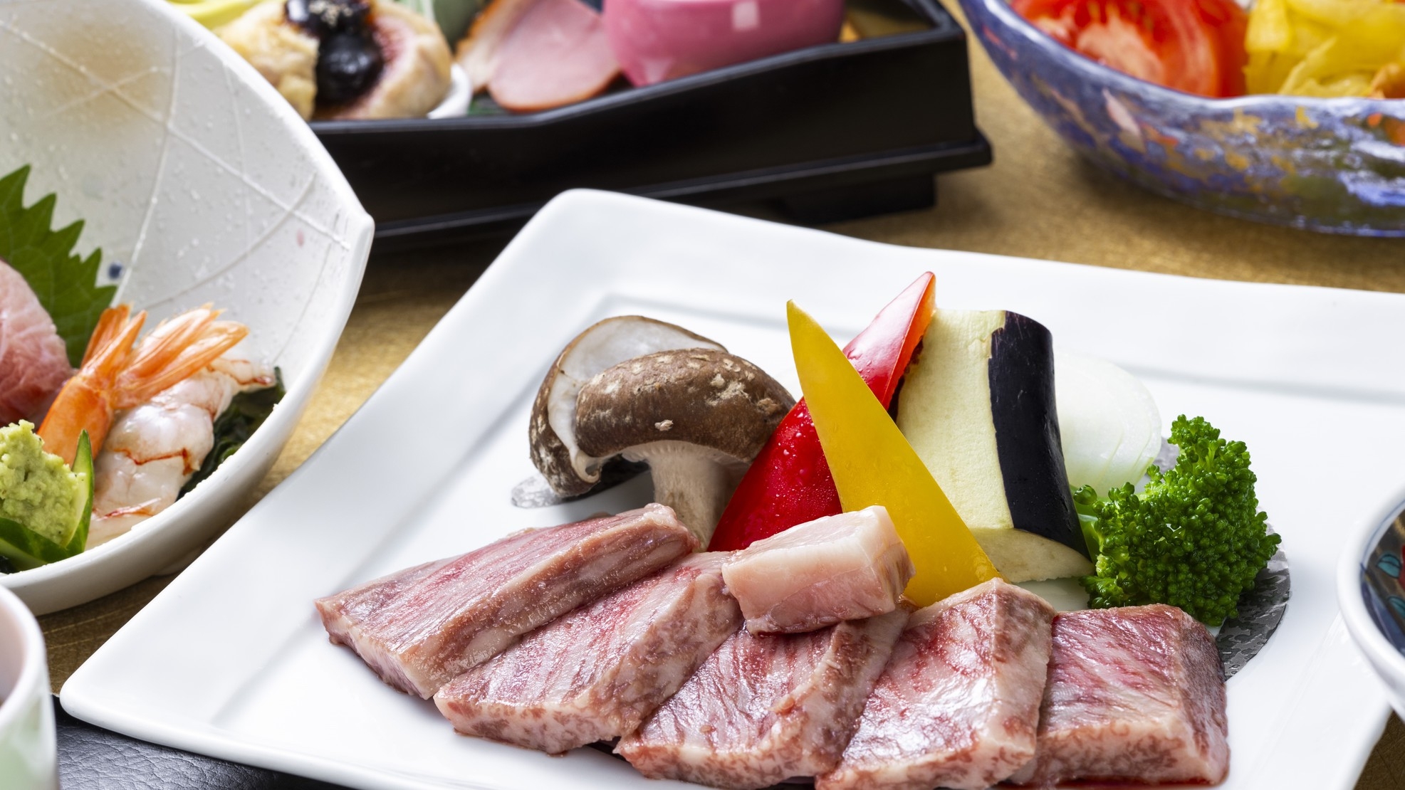 【10％OFF】【楽天スーパーSALE】【ポイント5倍】【黒毛和牛の陶板焼+鮑踊り焼】＆三大特典