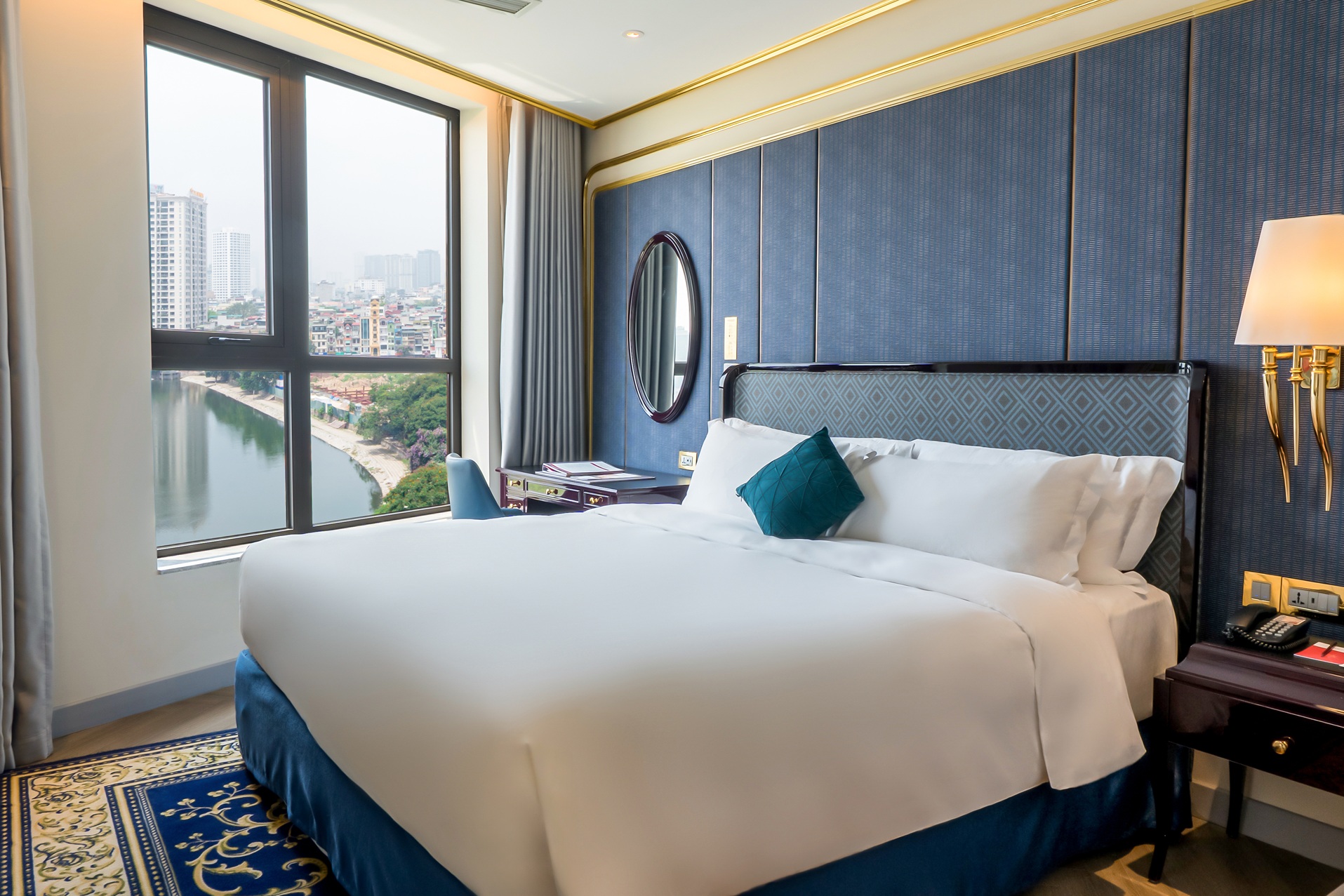 エグゼクティブスイート【朝食付】【レイクビュー】【90平米】