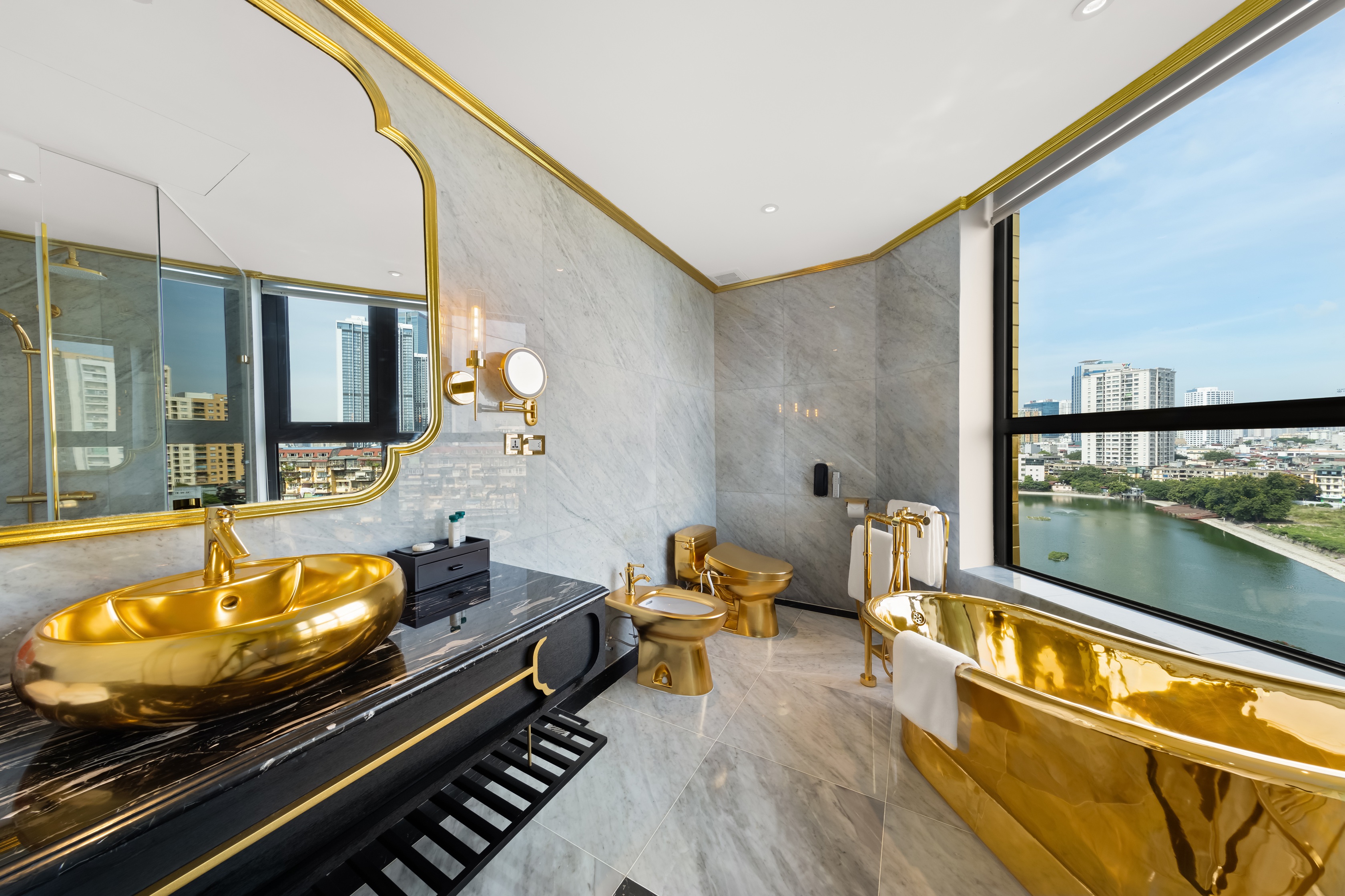 エグゼクティブスイート【朝食付】【レイクビュー】【90平米】