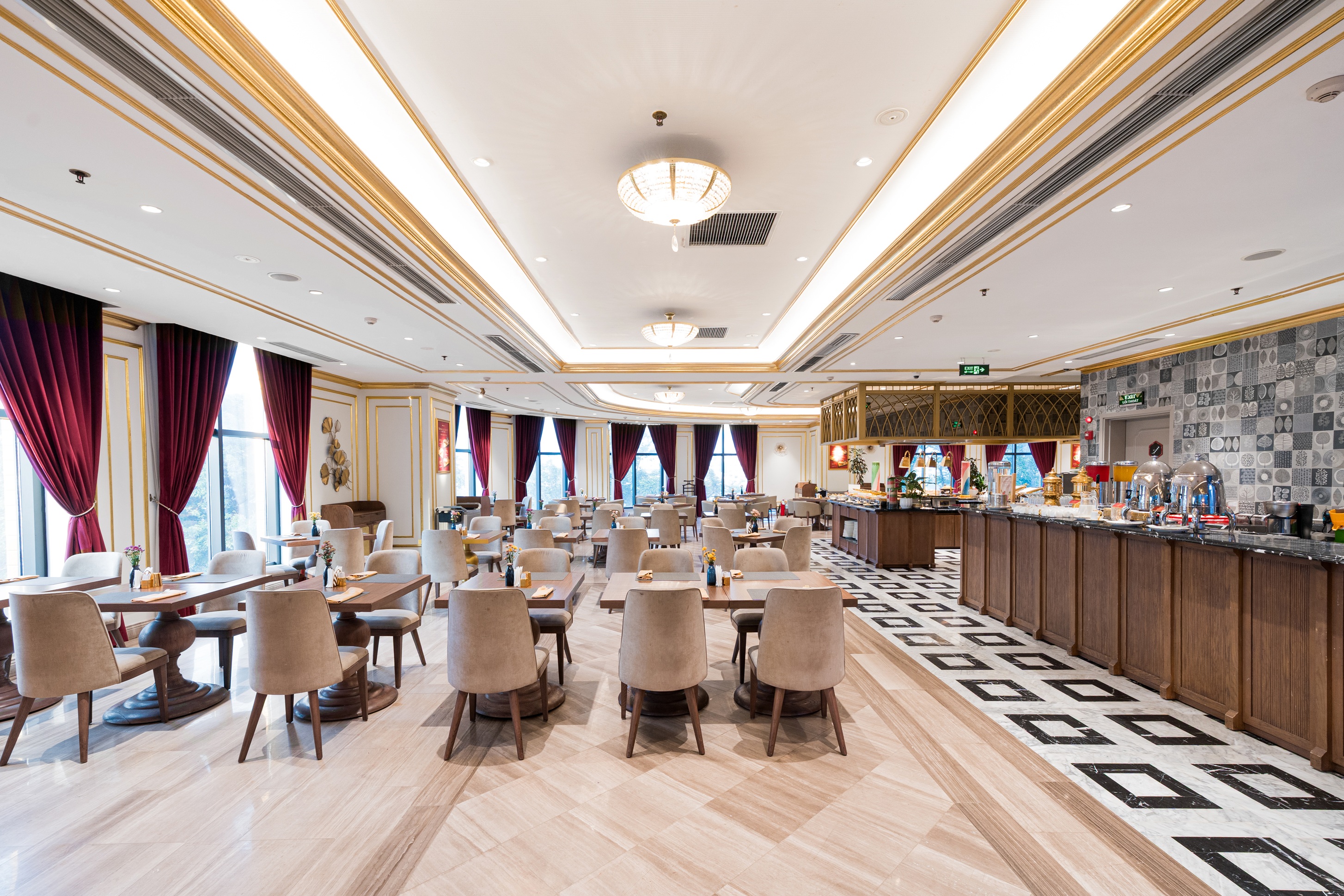 Majestyレストラン（ビュッフェ式）