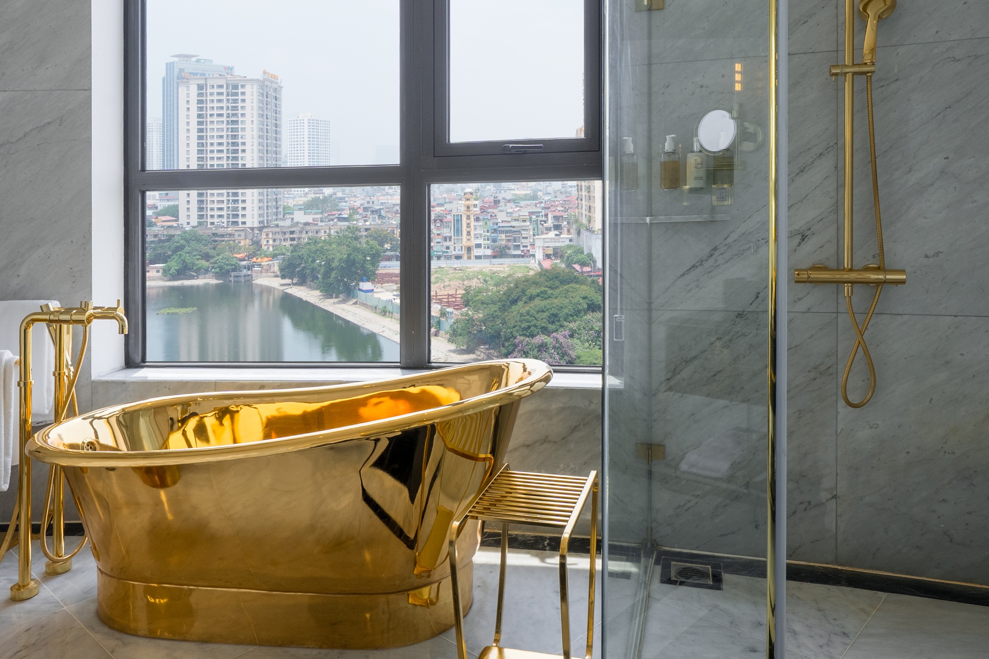 エグゼクティブスイート【朝食付】【レイクビュー】【90平米】