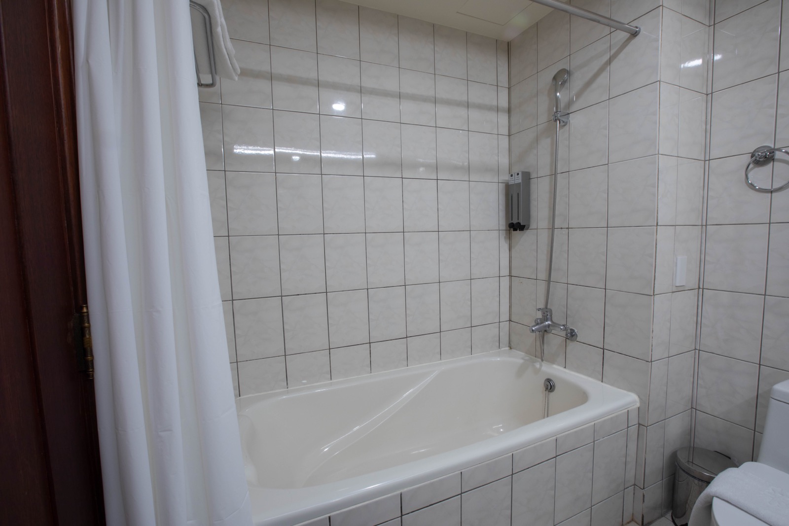 【窓あり・シティービュー】ダブルルーム