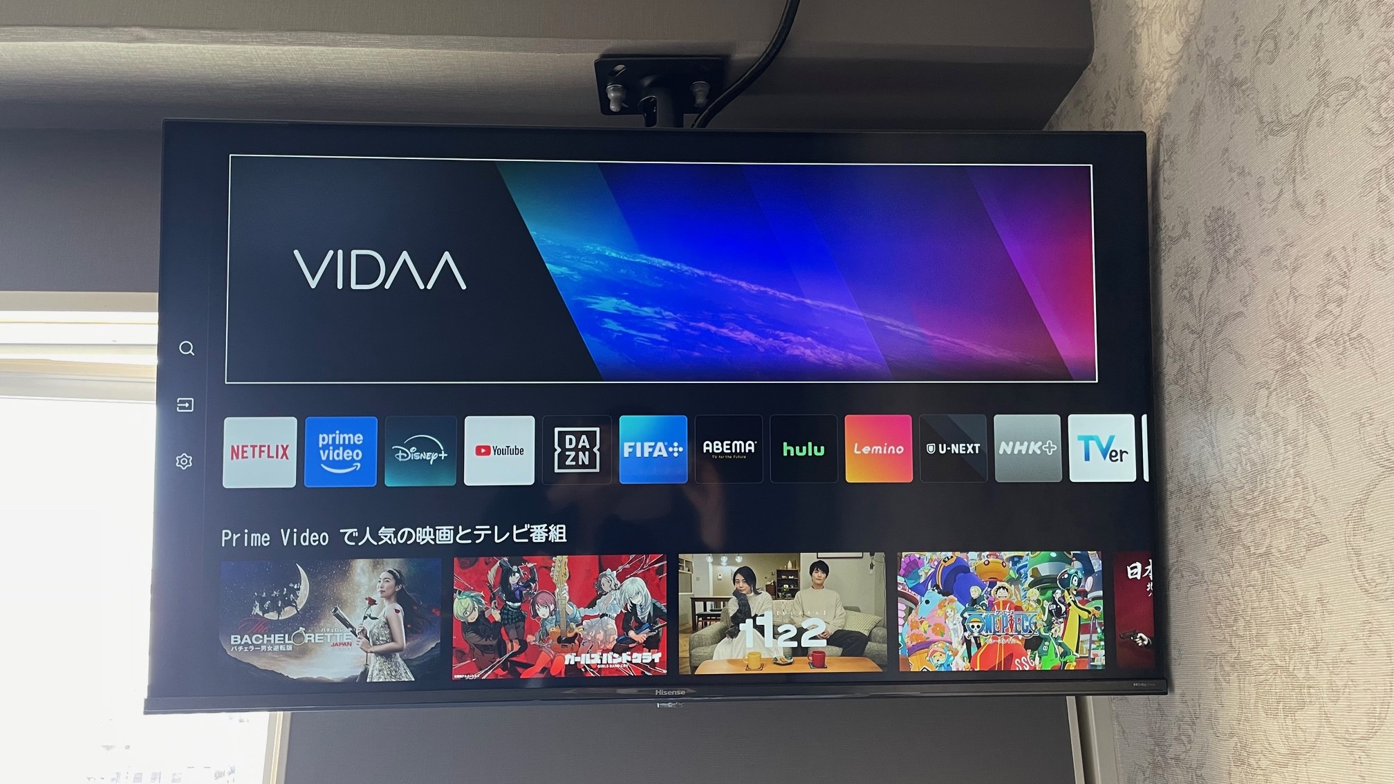 客室備品：大型テレビ