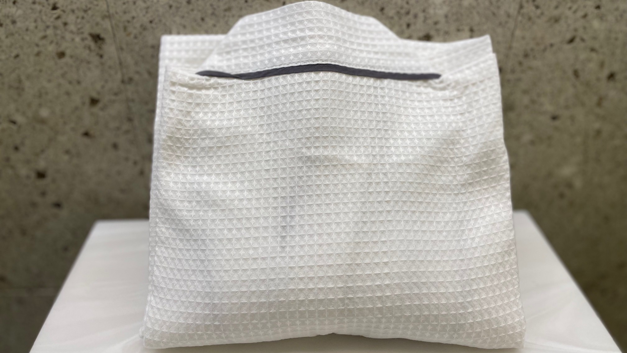 ワッフル生地のガウンはフロント横アメニティコーナーにご用意しております　