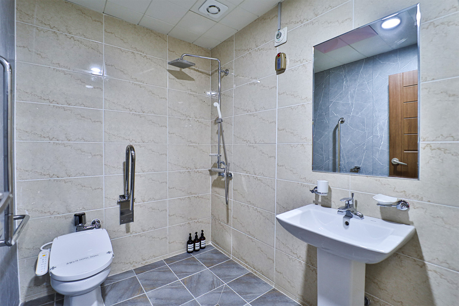 プレミアルームツイン 