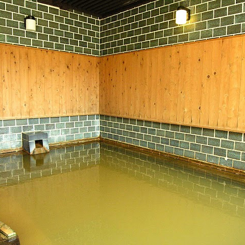 半露天浴池（帶室內浴池和背浴池）