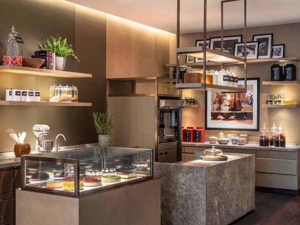 Whisper バー＆ラウンジ