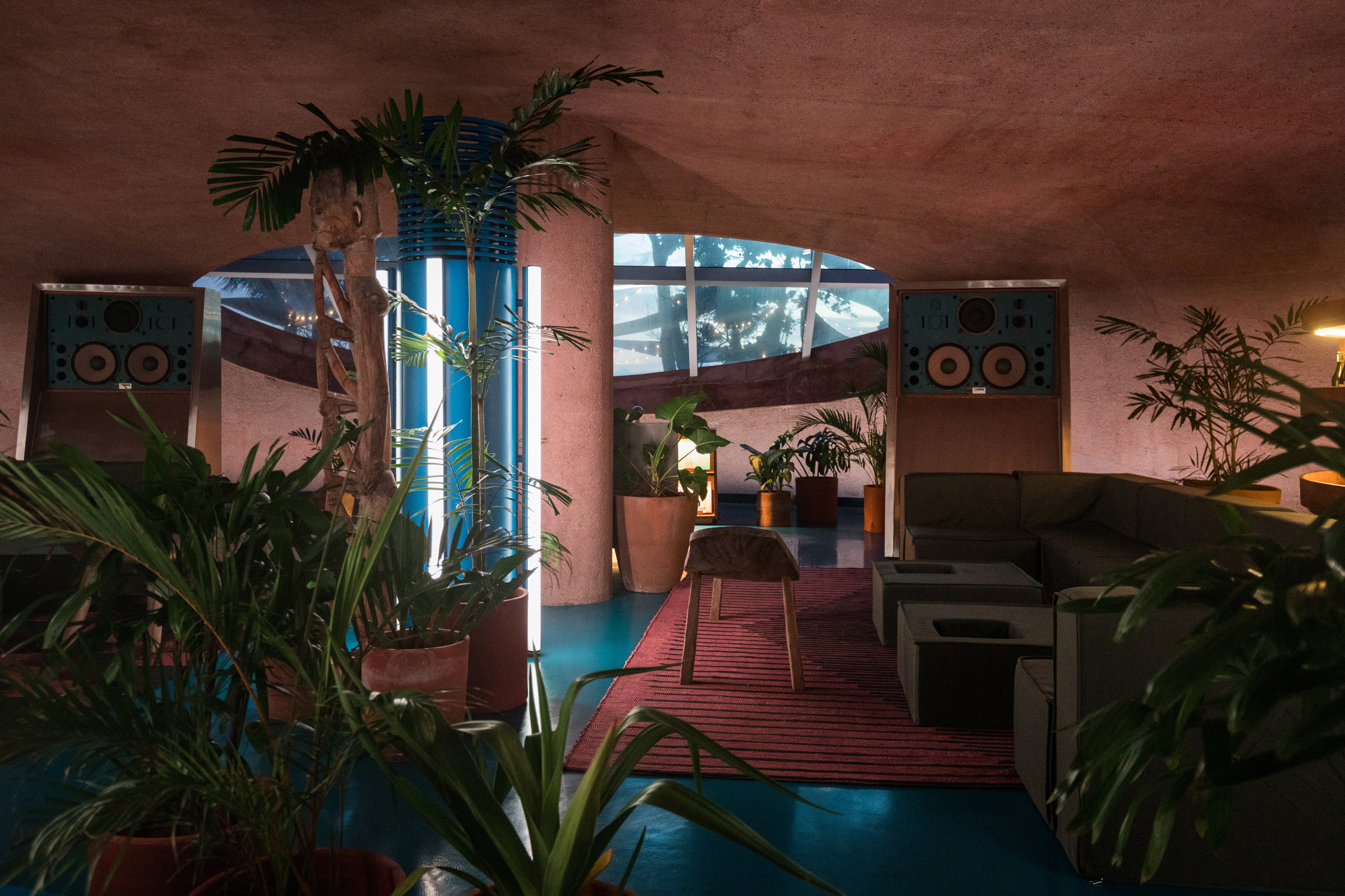 ドームレストラン