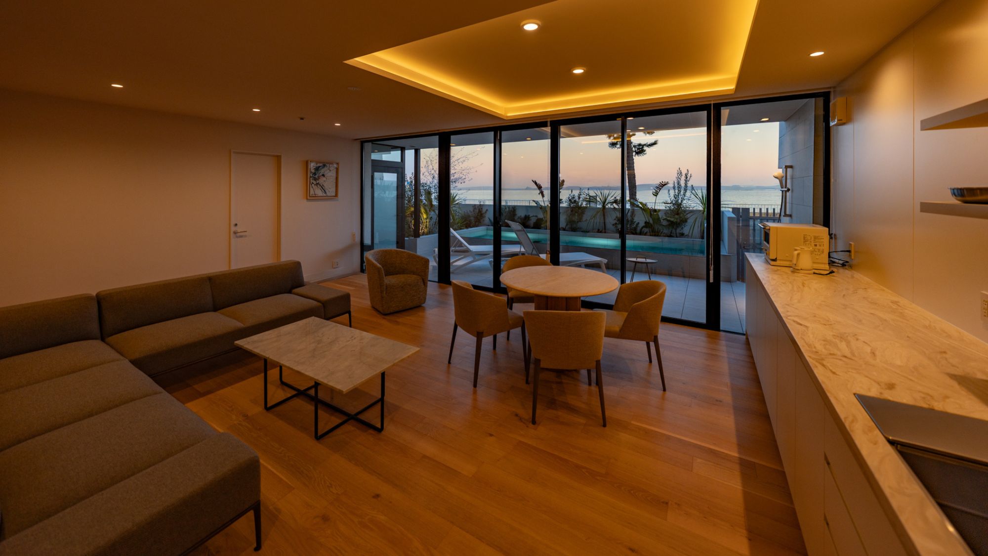 【1A】リビングダイニング