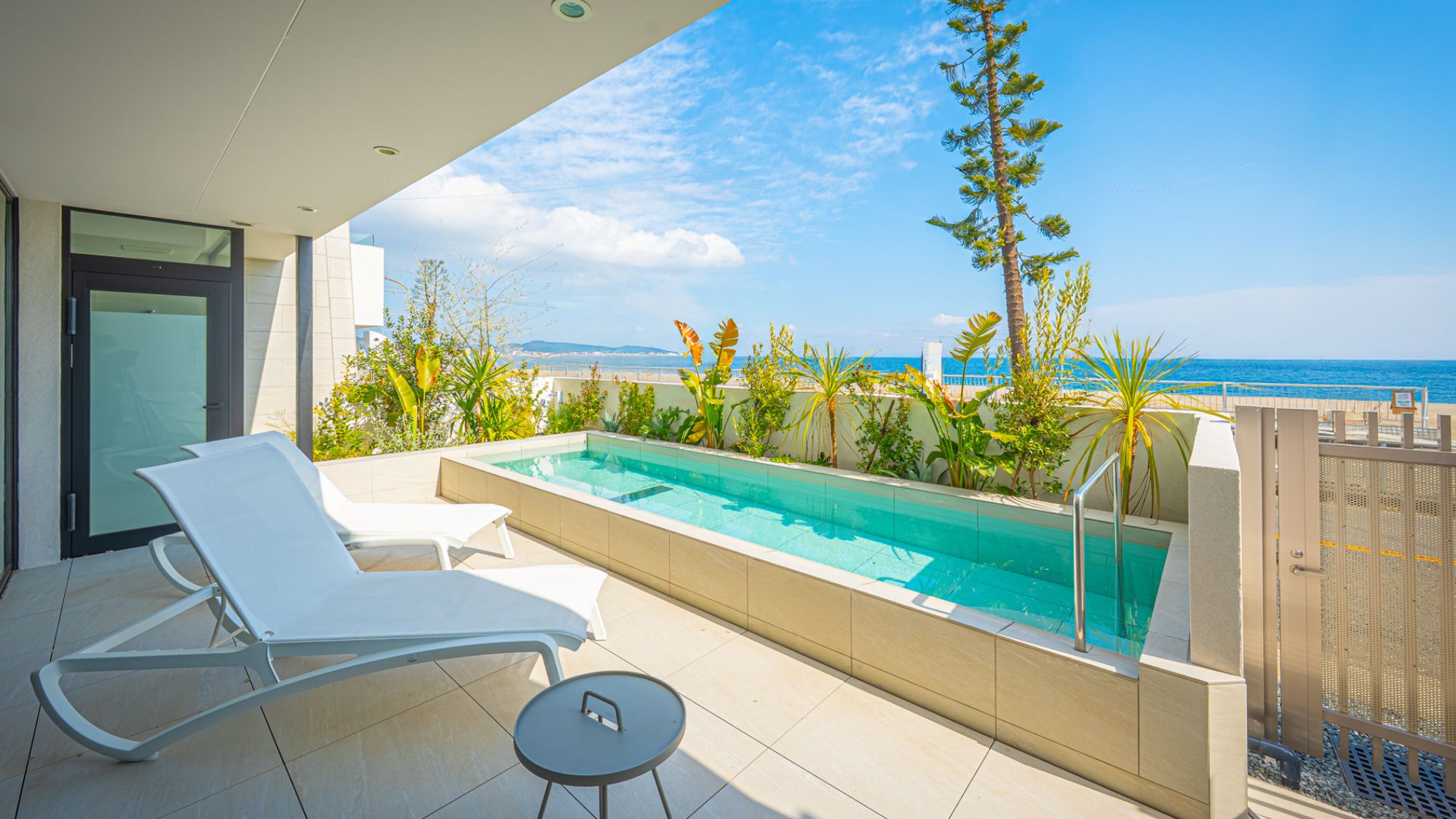 【1A】テラスプール｜最も大きくバルコニーも贅沢なつくり