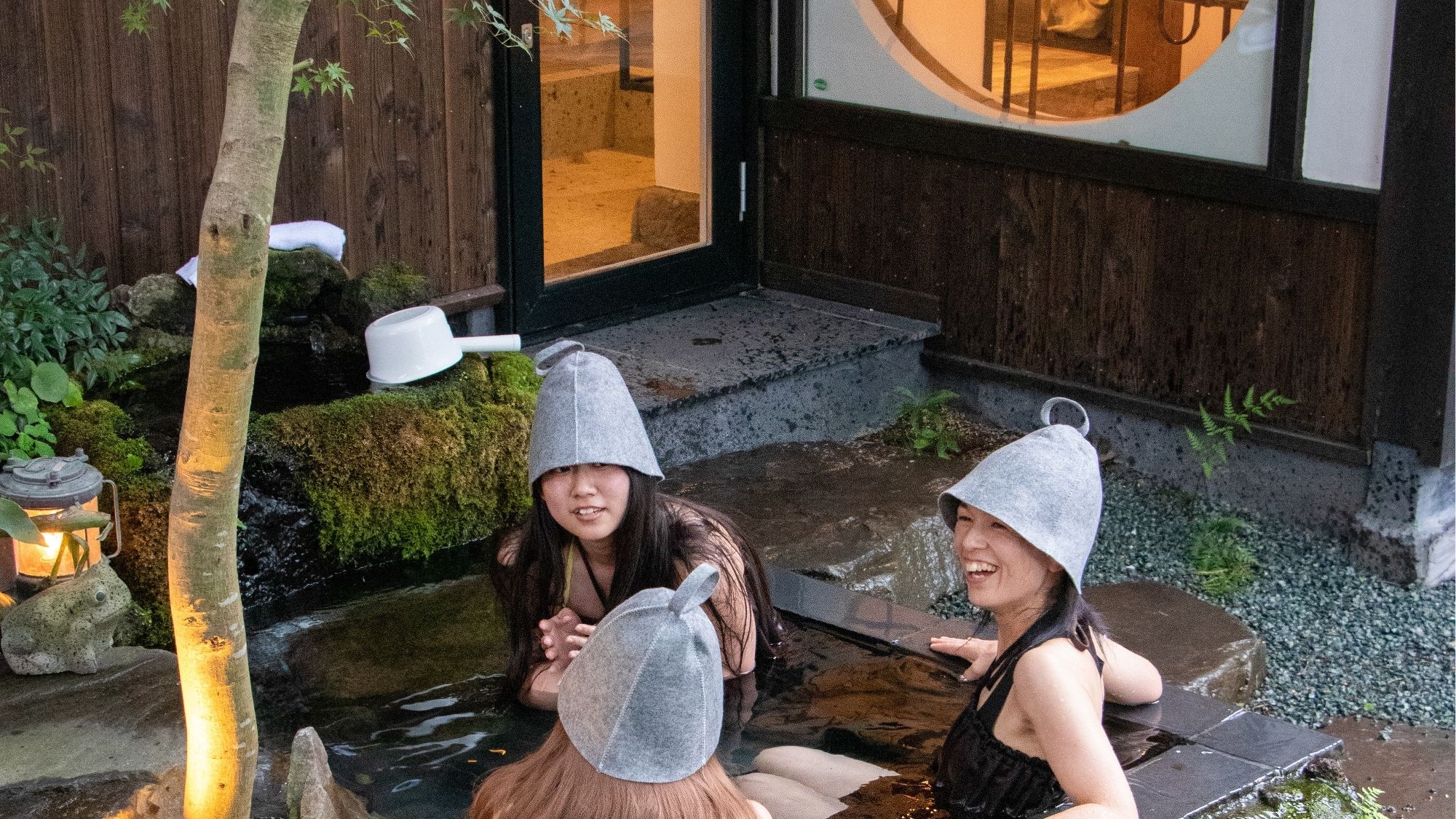 湧水かけ流し露天水風呂