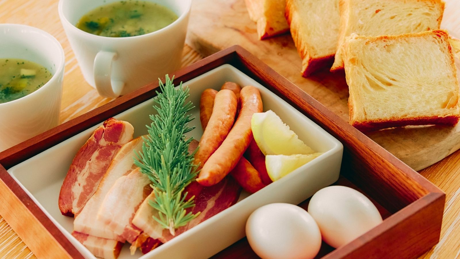 朝食（BBQ & MORNING PLAN）