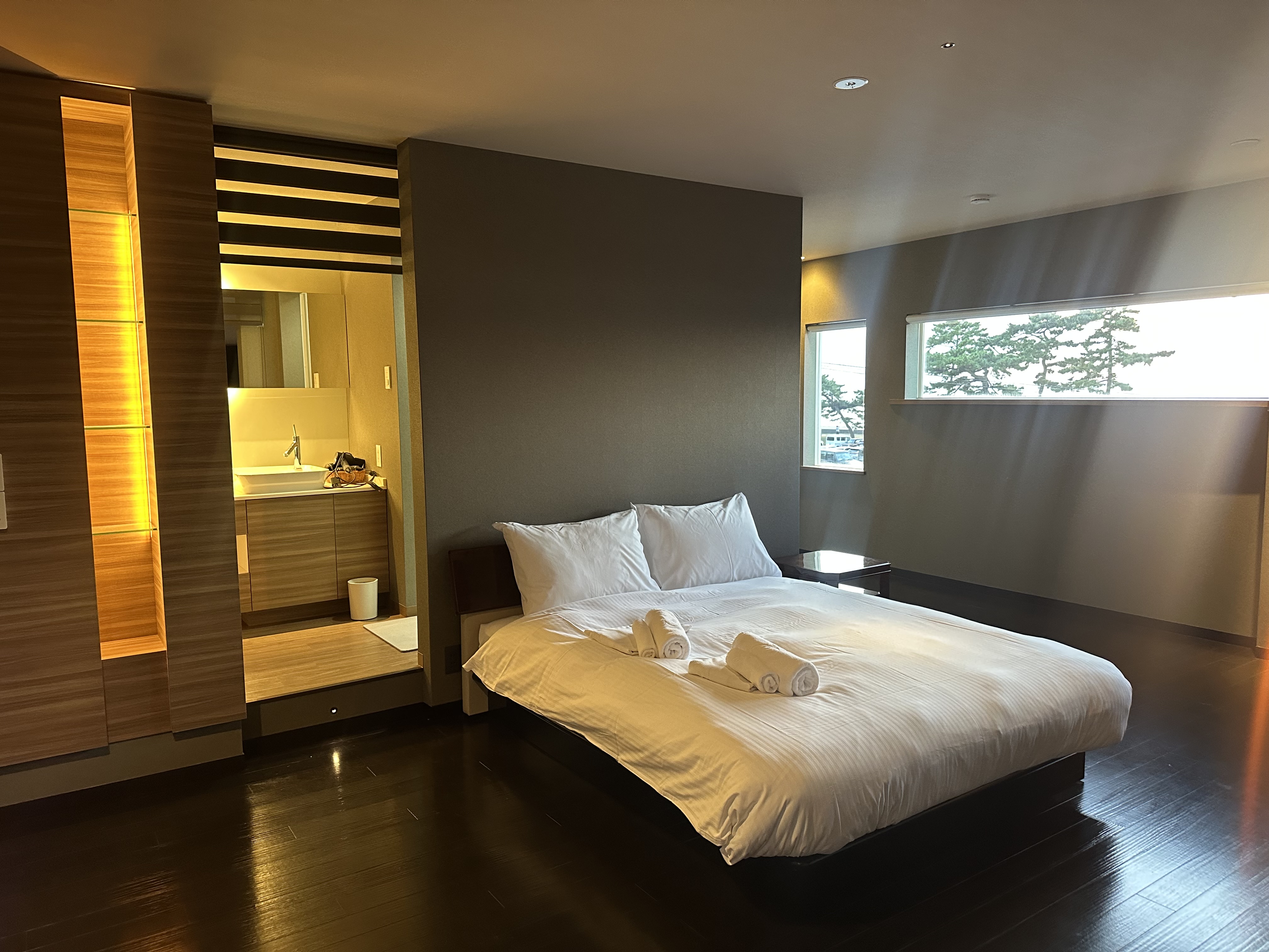 静かに休めるベッドルーム