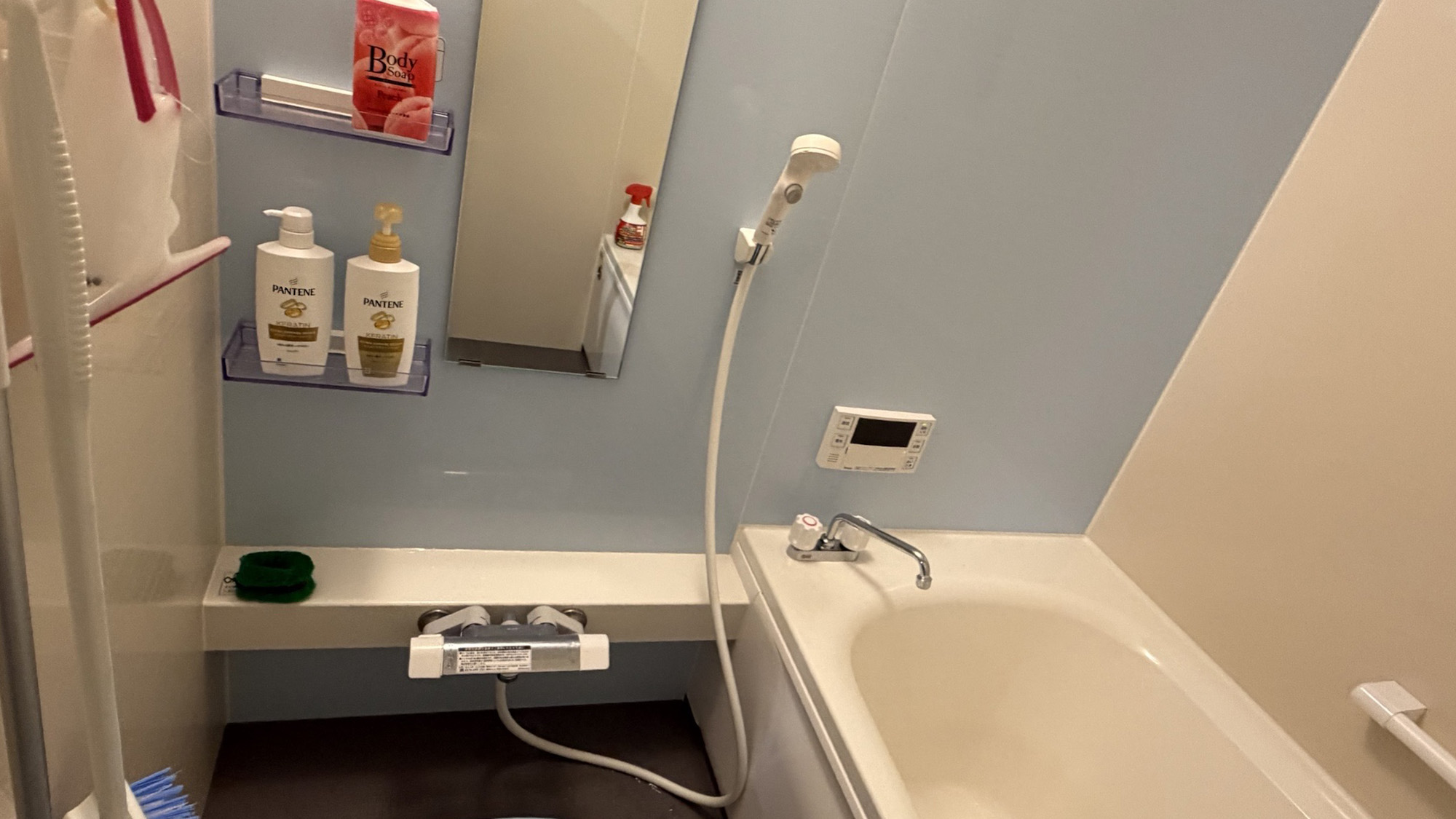 ・【バスルーム】シャンプー・コンディショナー・ボディソープ完備　心身ともにリフレッシュ