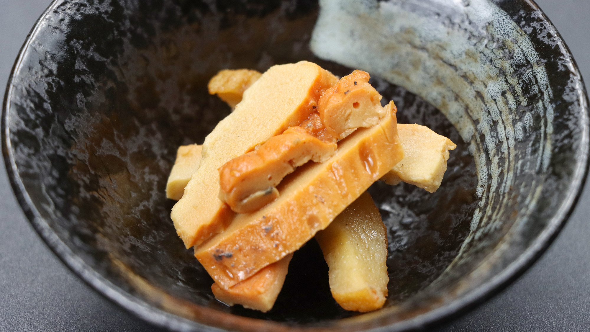 #夕食一例　しっかりとした歯ごたえで森の鶏肉と呼ばれる「ますたけ」。