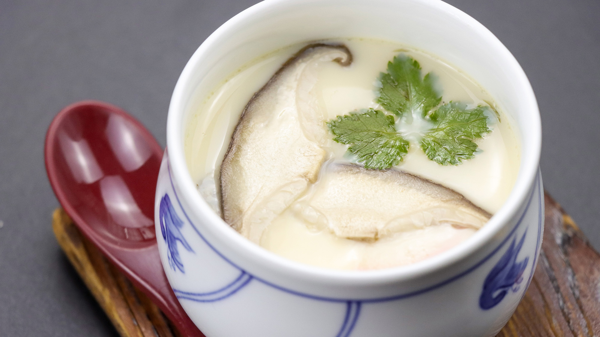 #夕食一例　食事に添えられるだけで安心の茶碗蒸し。