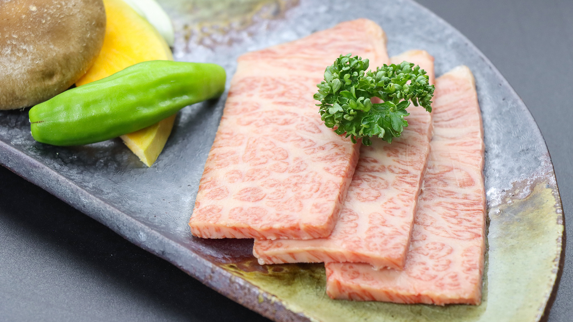 #夕食一例　上質な脂と口に広がる旨味が特徴の米沢牛。