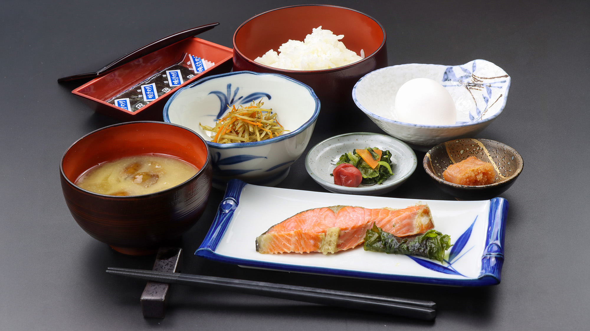 #朝食　月山の恵みをいただく健康的な和朝食。