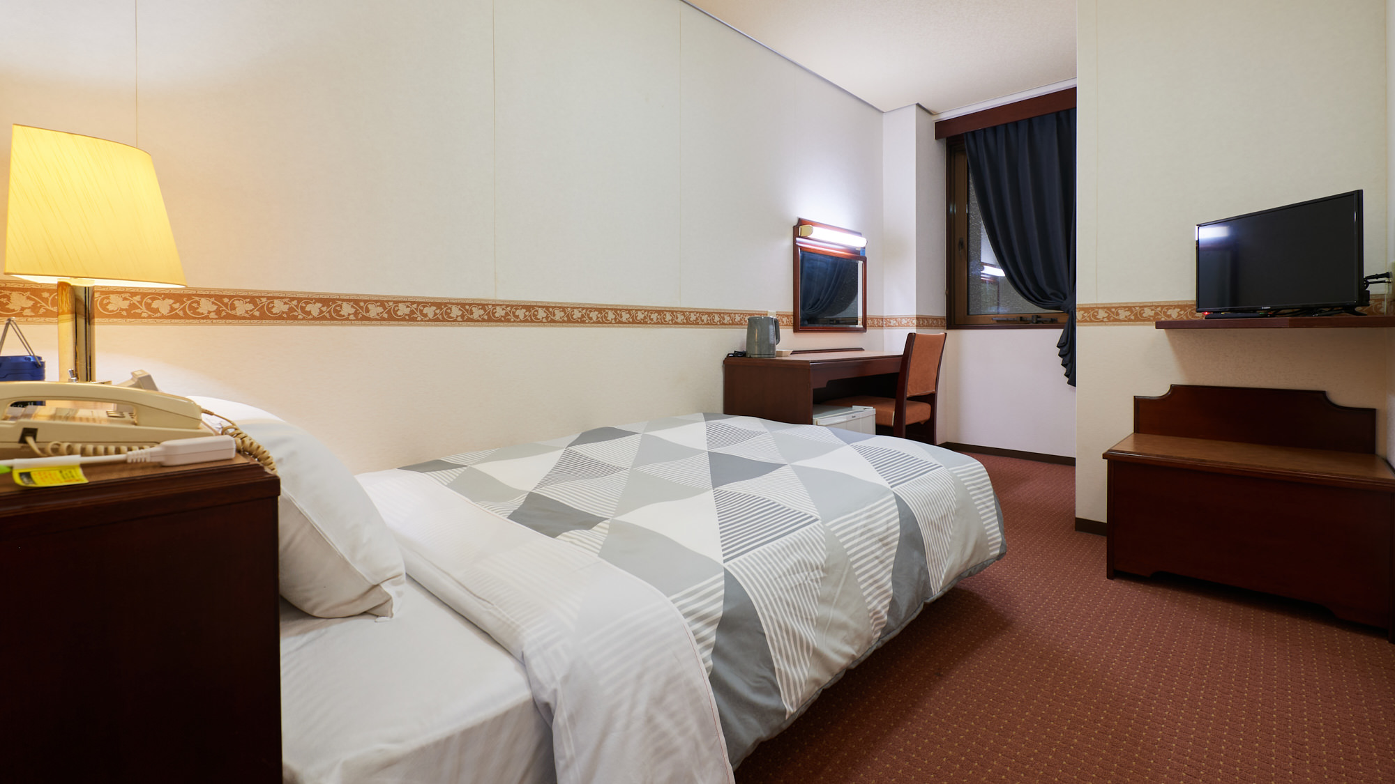 コンパクトセミダブルルーム