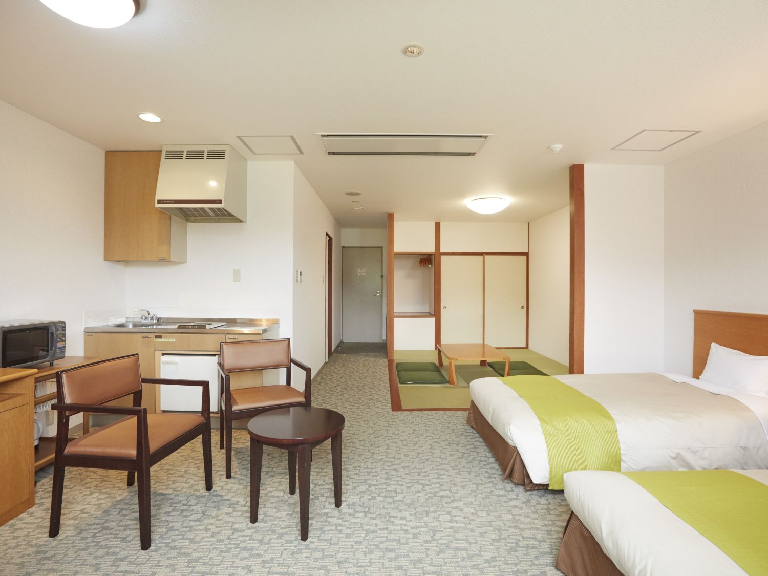 【禁煙】和洋室（ツイン＋６畳）