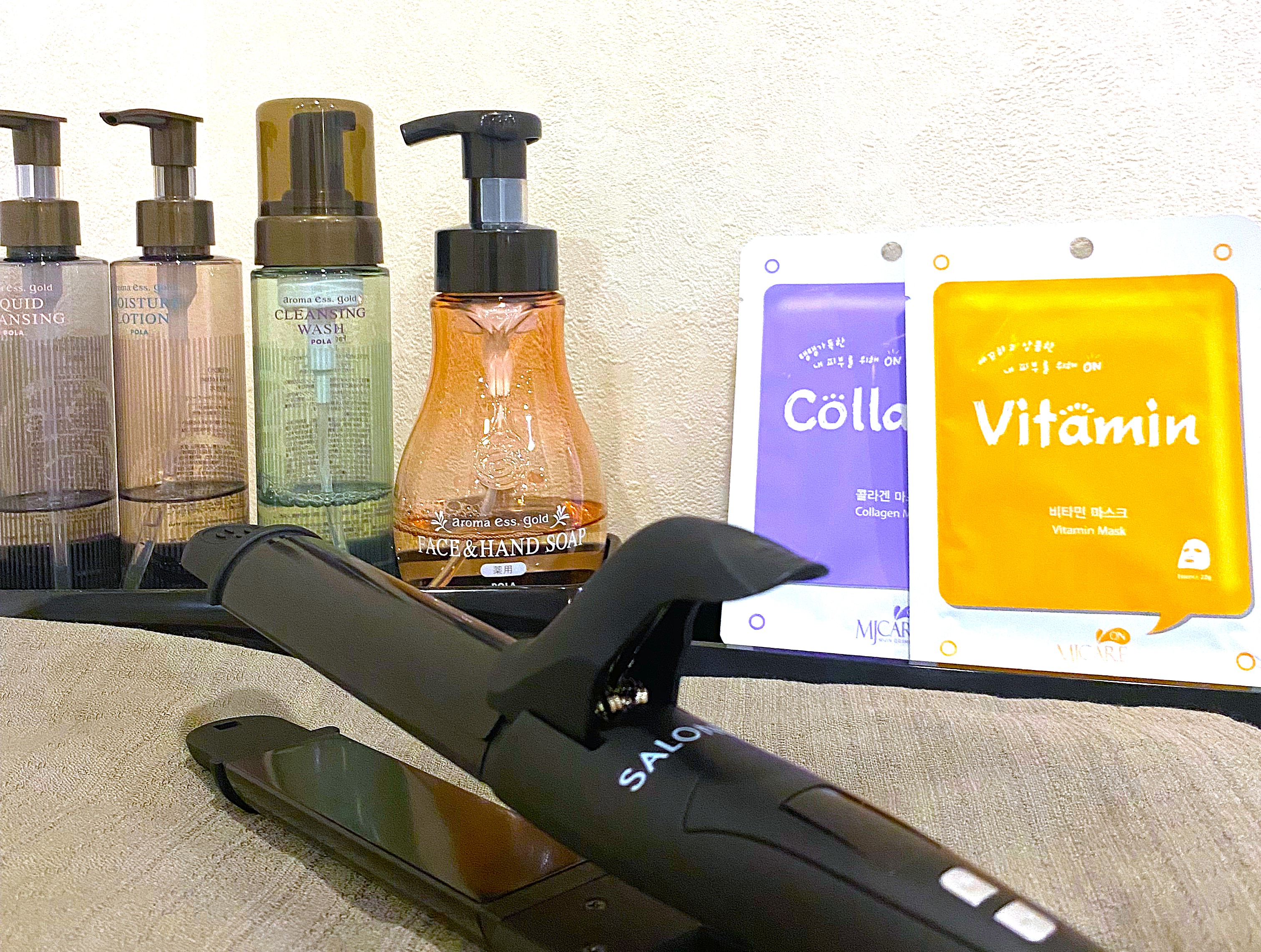 POLAアメニティ＆ドライヤーはもちろん、ストレート、カール両用のヘアアイロンもご用意♪