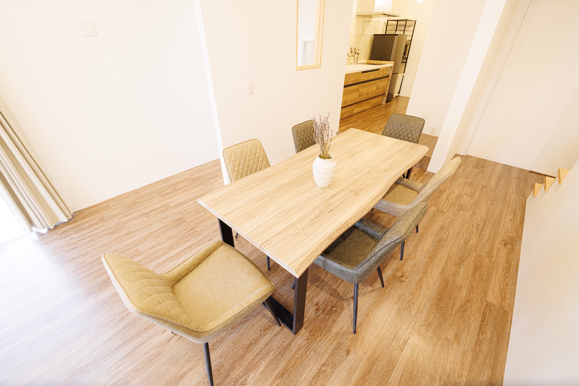 ダイニングテーブル