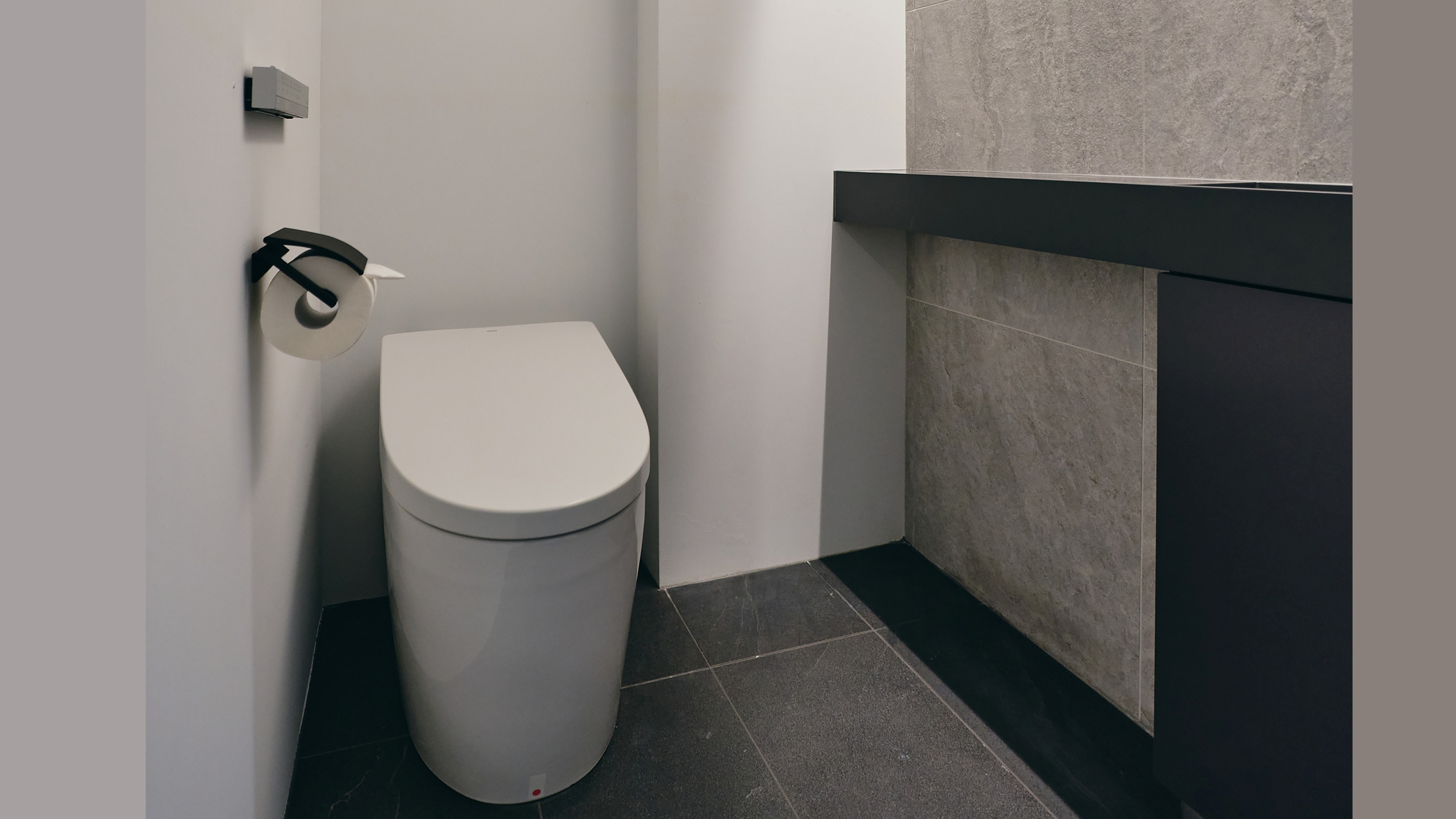 プレミアスイート＜キッチン＞　トイレ