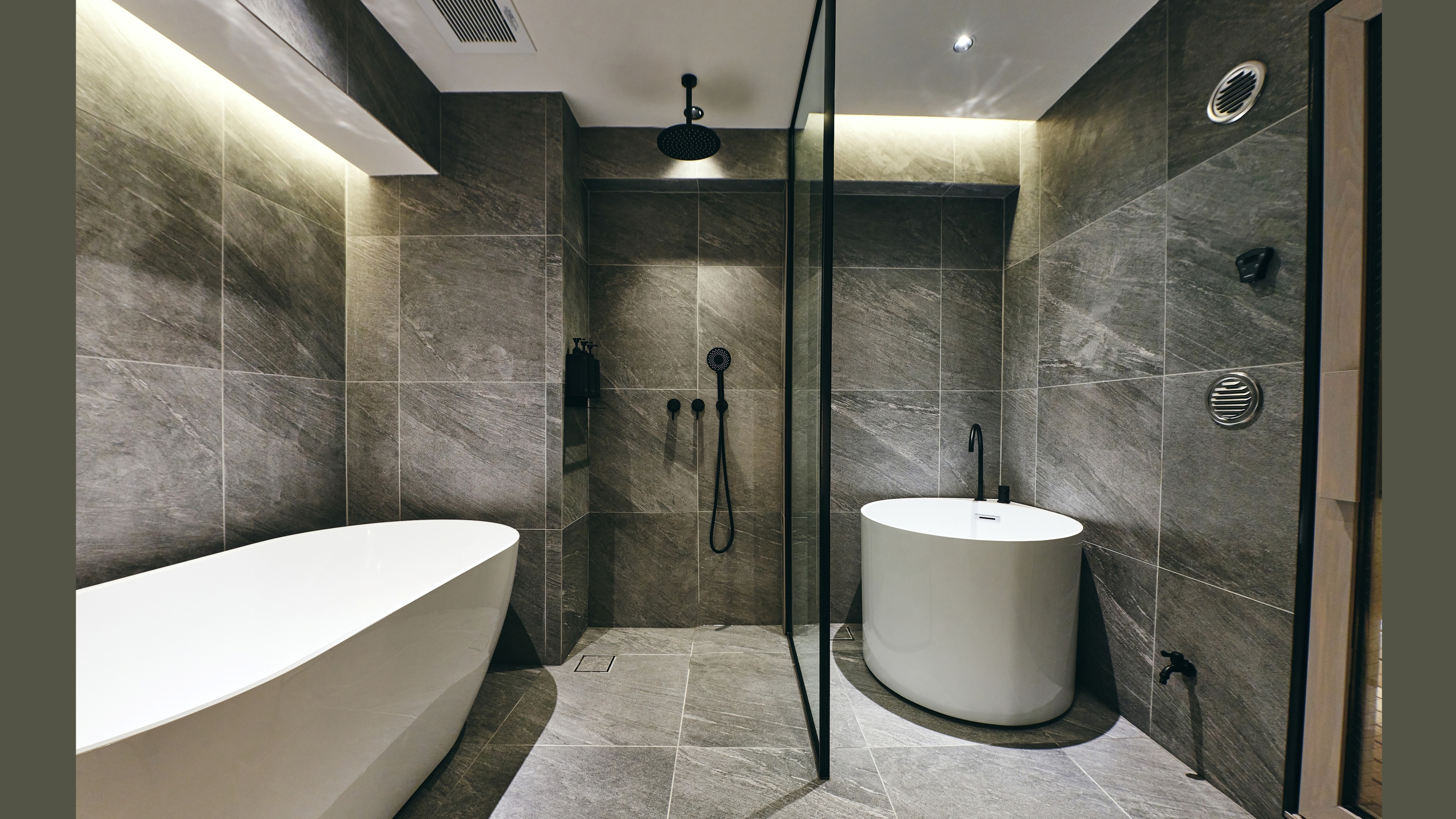 プレミアスイート＜アイランドキッチン＞　バスルーム