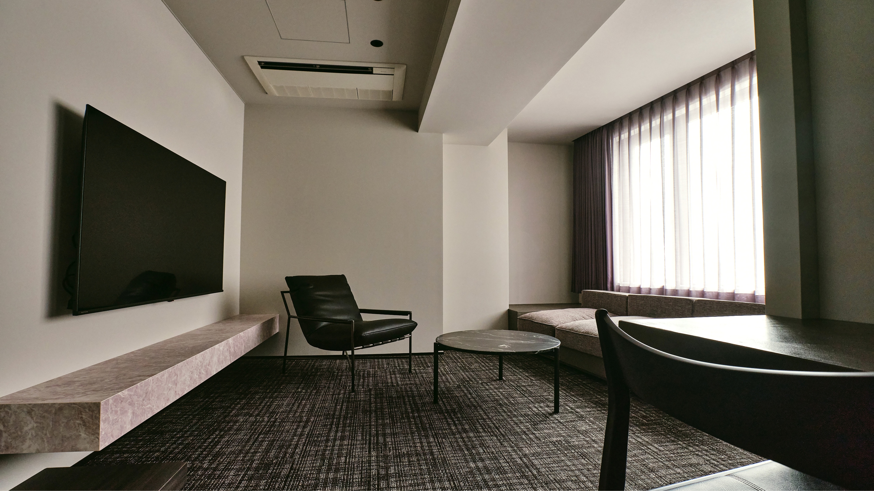 ジュニアスイート＜ダブル＞　リビングルーム