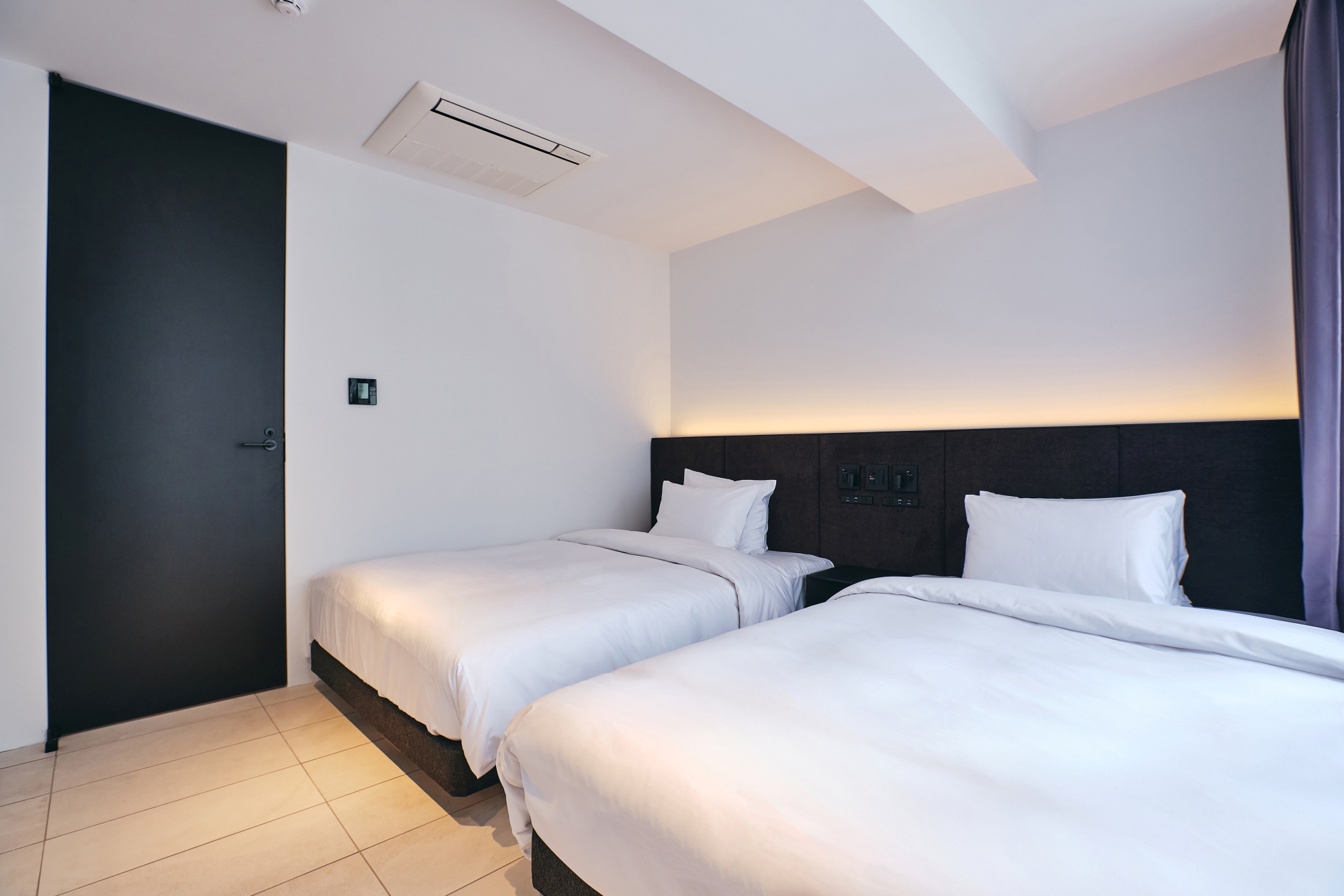 ■プレミアスイート＜キッチン＞　マスターベッドルーム