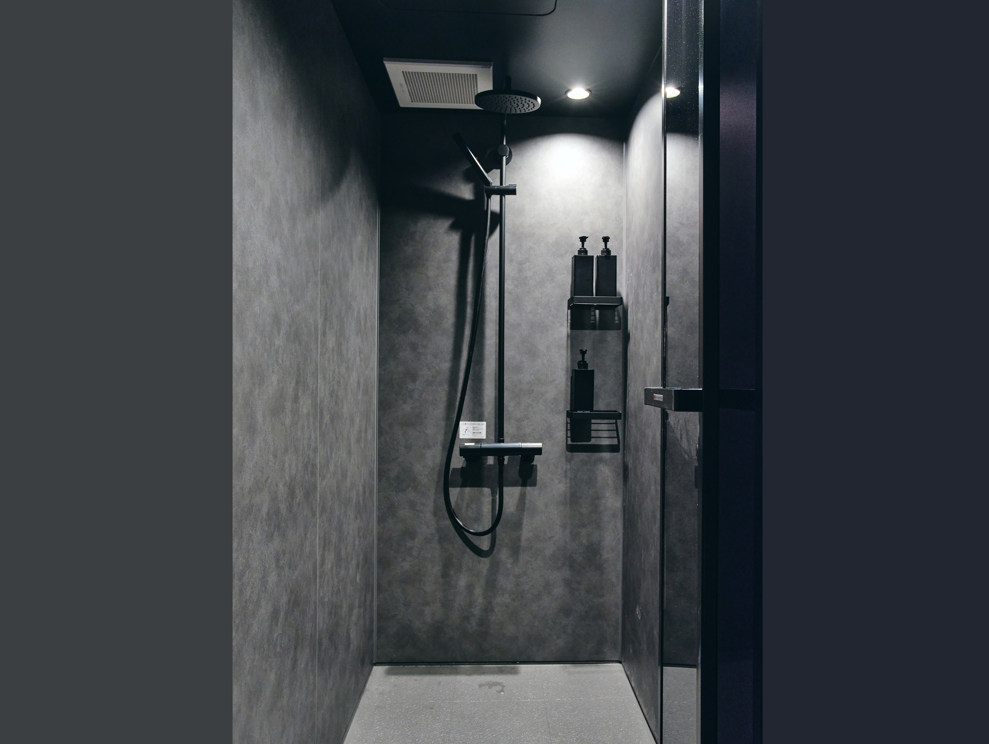 ■ロイヤルスイート　ツインベッドルーム専用シャワーブース