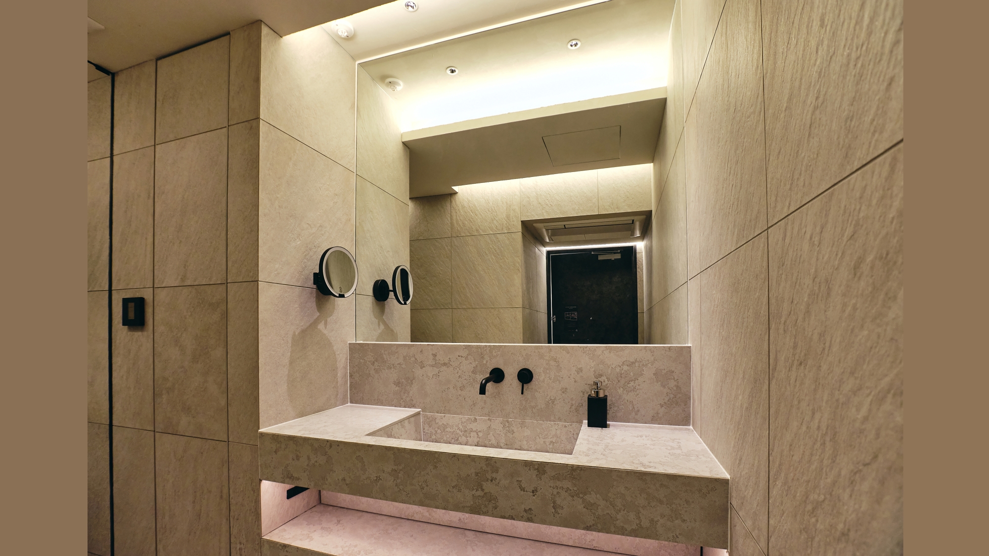 ホテル２階貸切サウナ「NEST SAUNA」　NO.3　パウダールーム