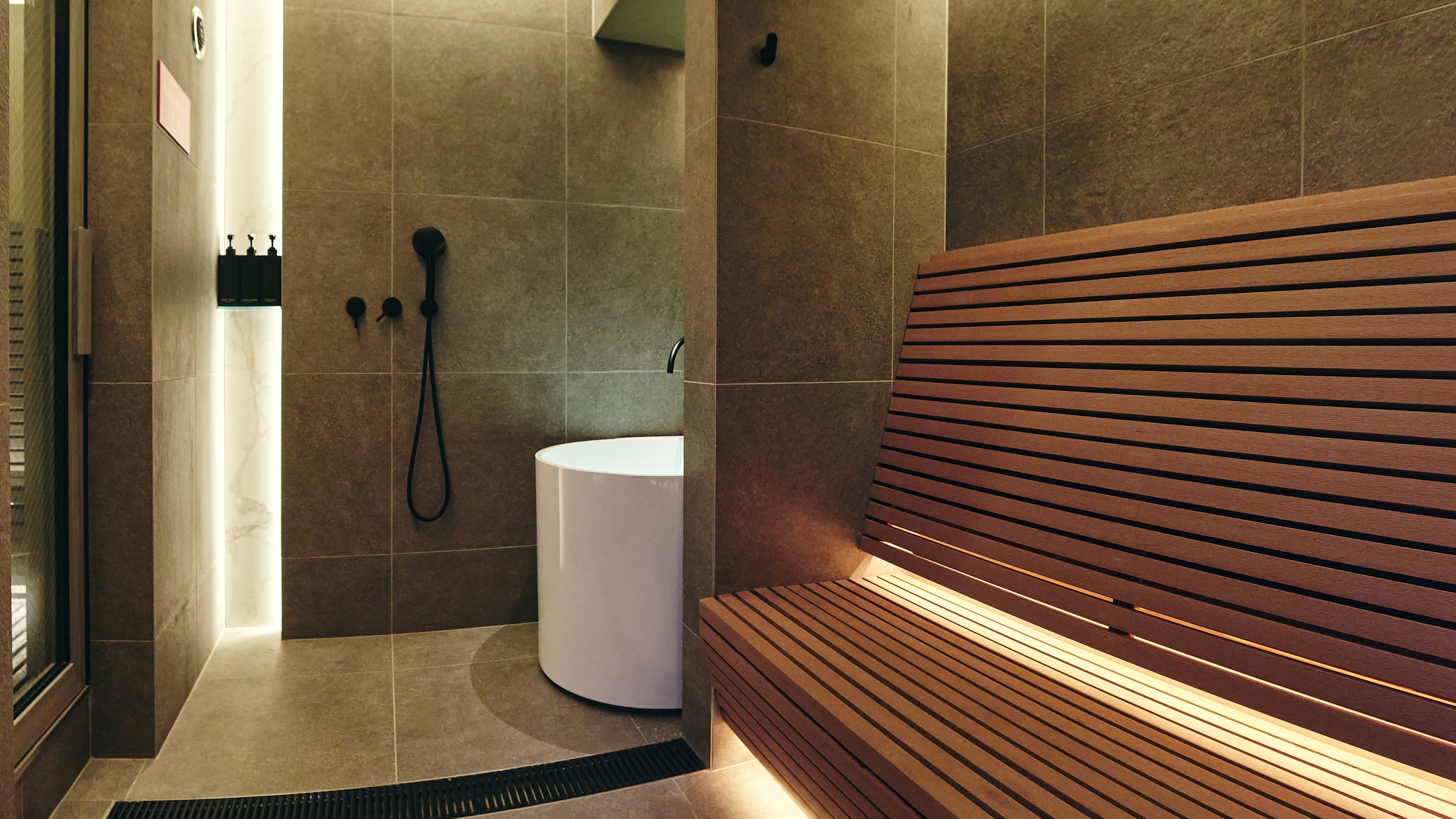 ホテル２階貸切サウナ「NEST SAUNA」　NO.2