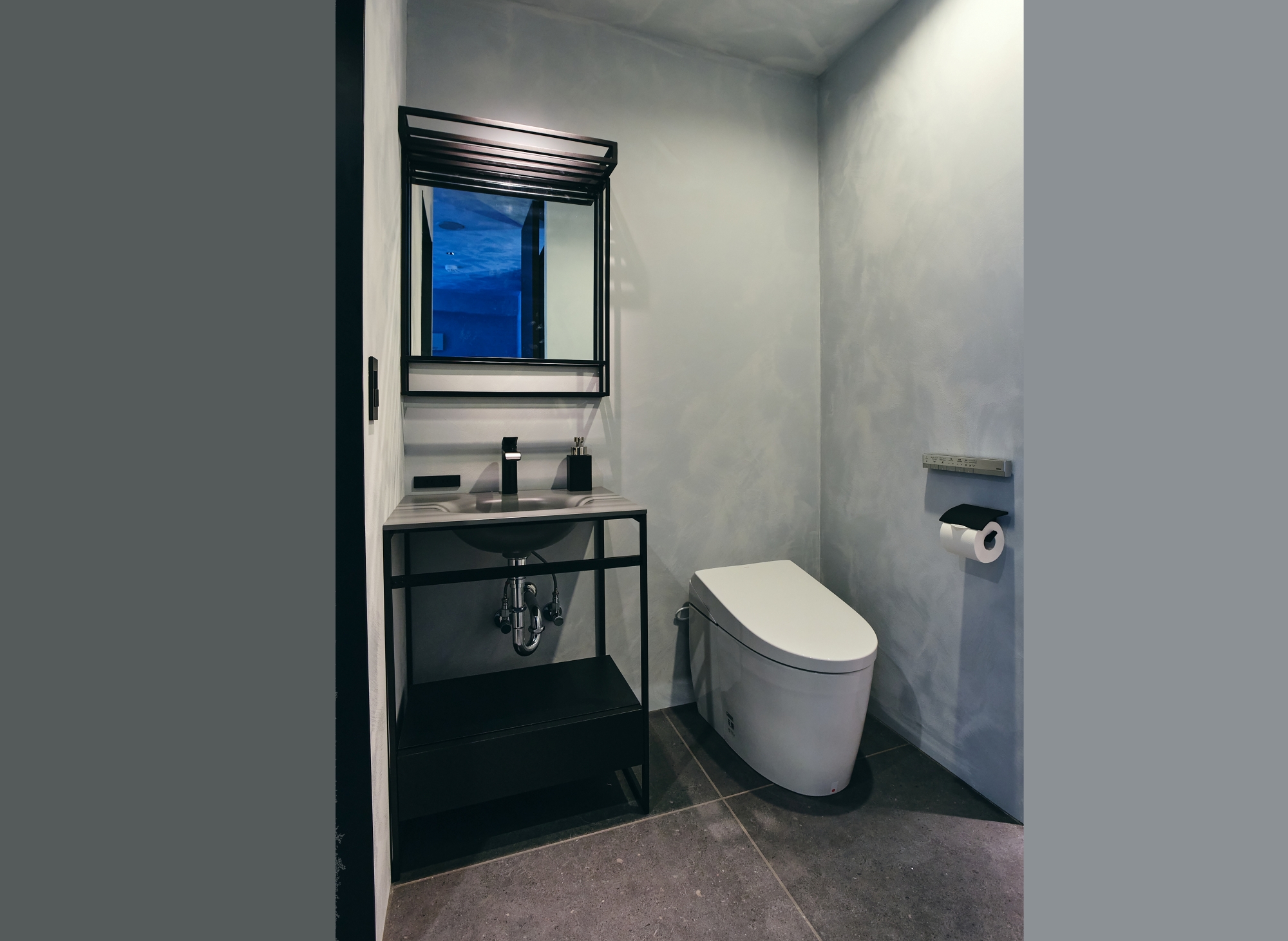 ■ロイヤルスイート　マスターベッドルーム専用トイレ