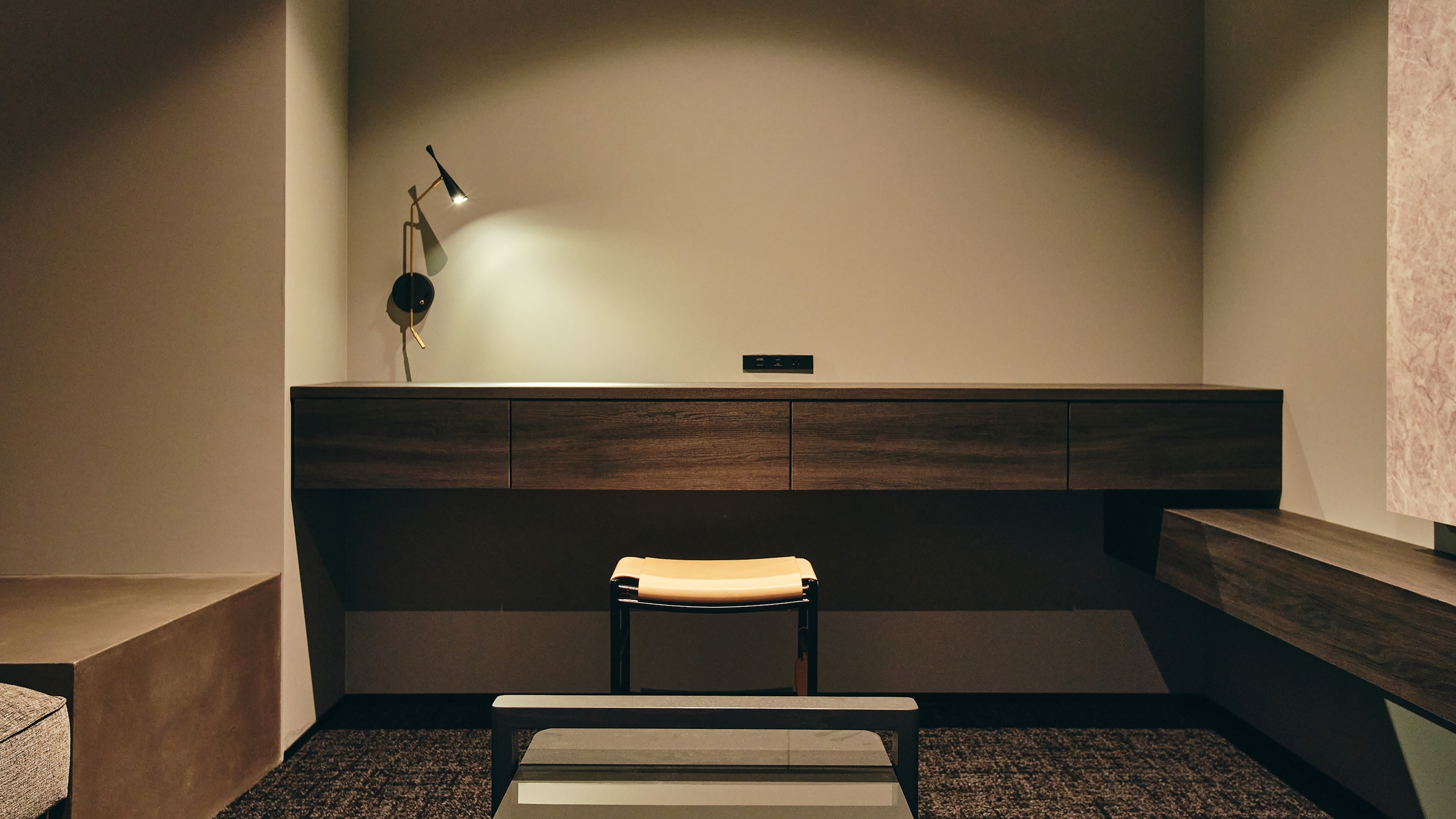 ジュニアスイート＜ツイン＞　デスク