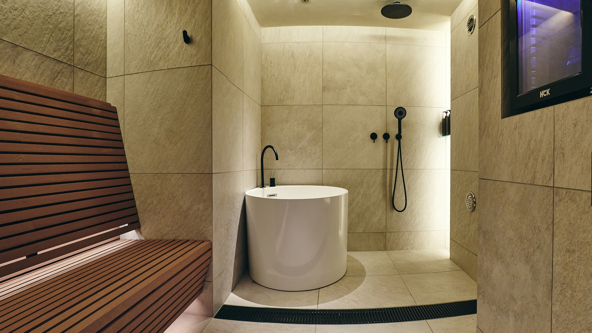 ホテル２階貸切サウナ「NEST SAUNA」　NO.3