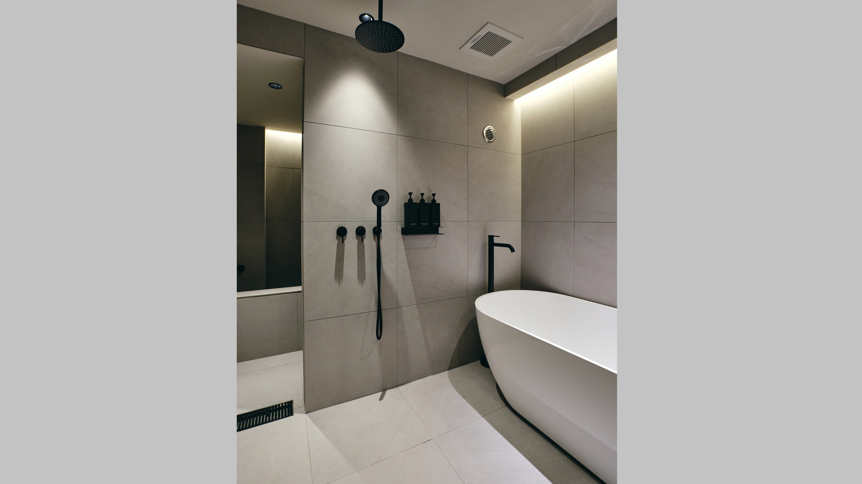 プレミアスイート＜キッチン＞　バスルーム